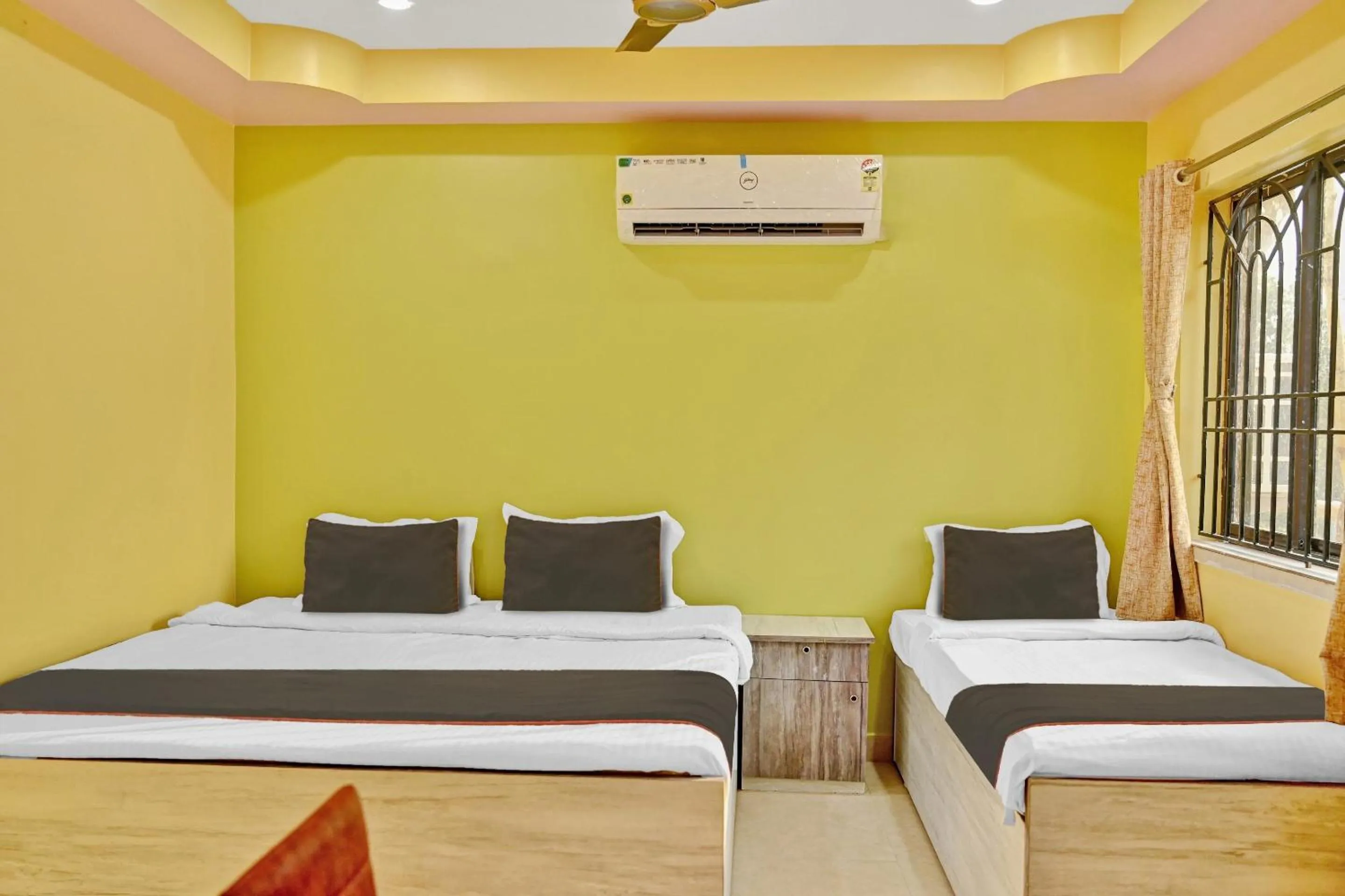 Bedroom, Bed in Super Hotel O Mahal