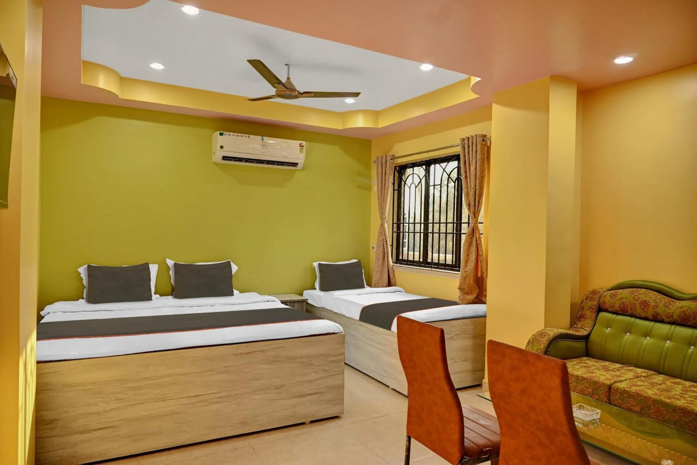 Bedroom, Bed in Super Hotel O Mahal