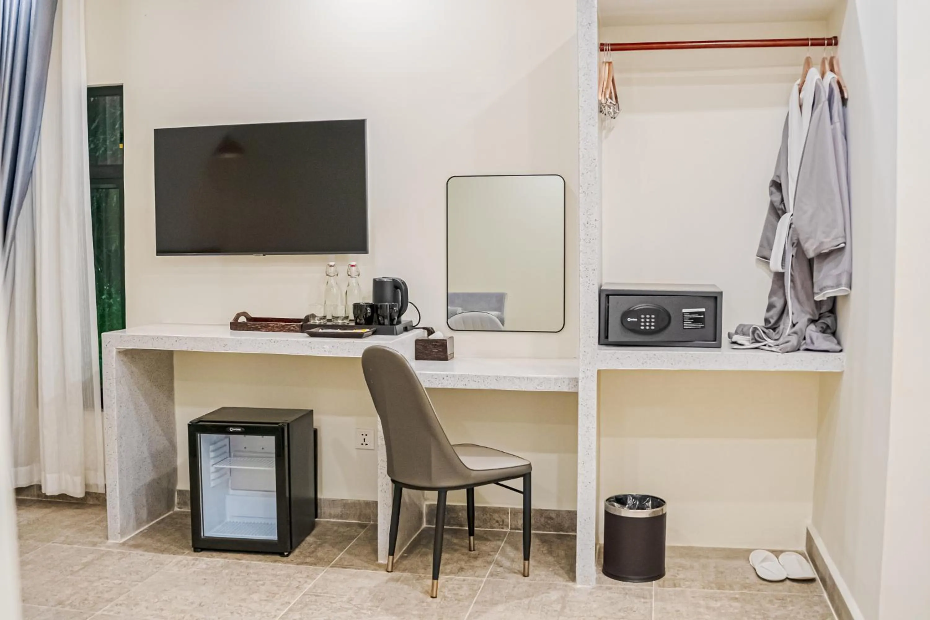 safe in Rainforest Hotel by NSUN