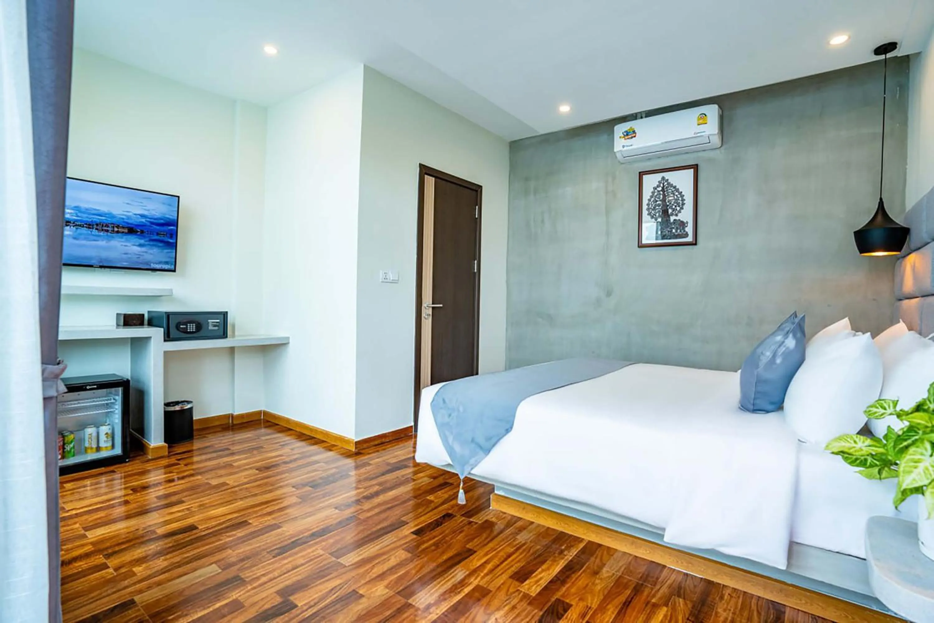 Bed in Rainforest Hotel by NSUN