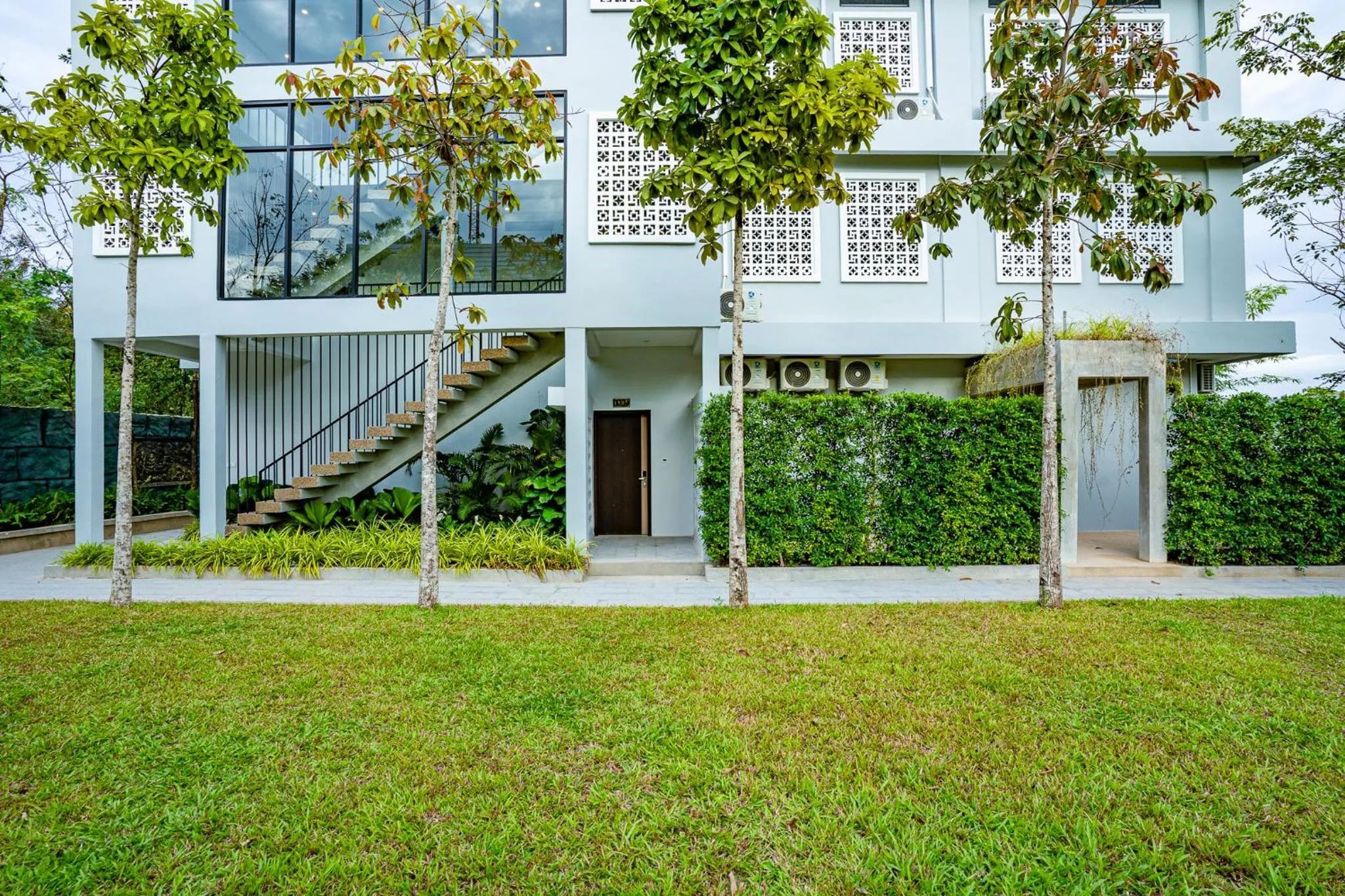 Garden in Rainforest Hotel by NSUN