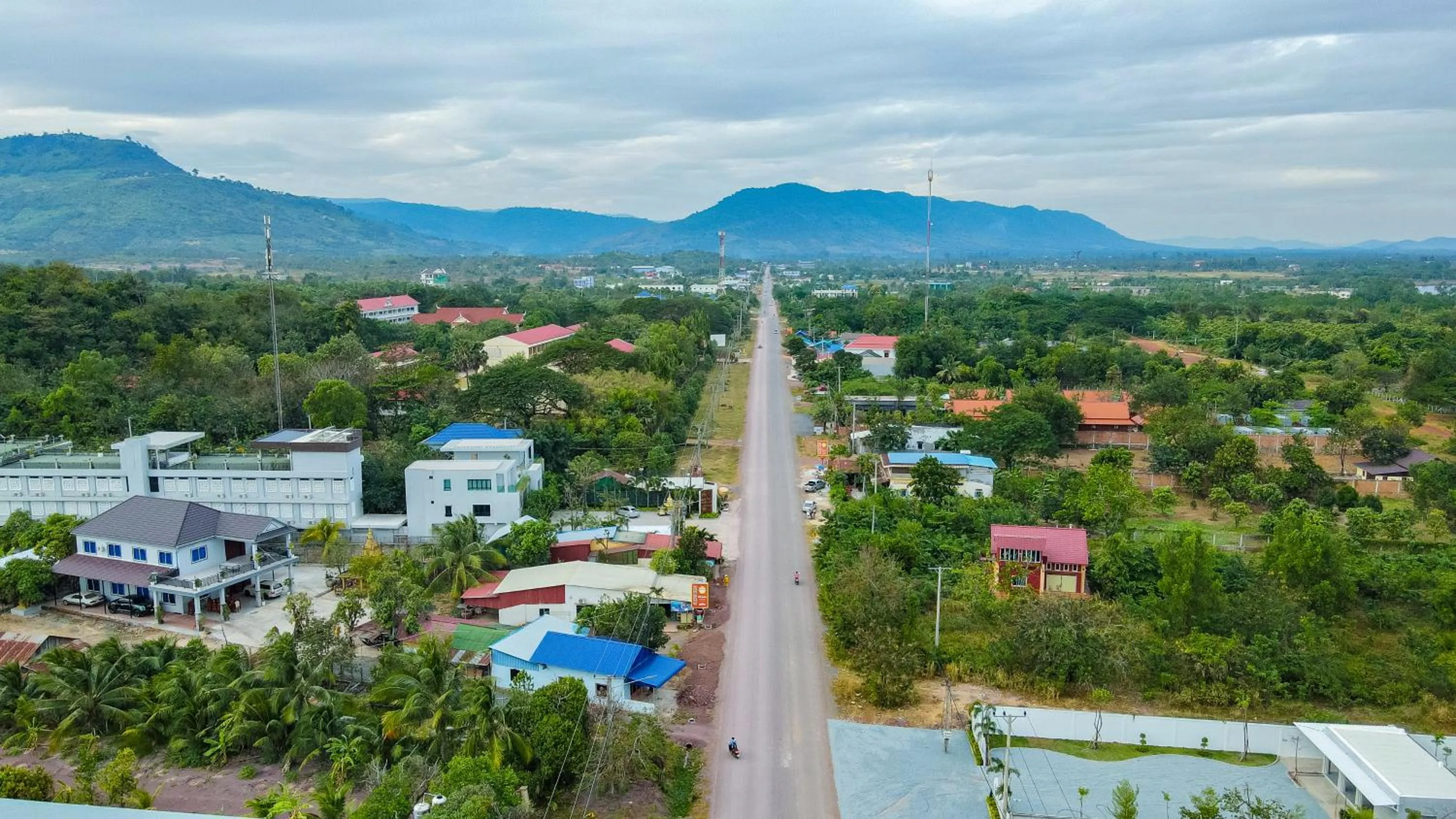Neighbourhood in Rainforest Hotel by NSUN
