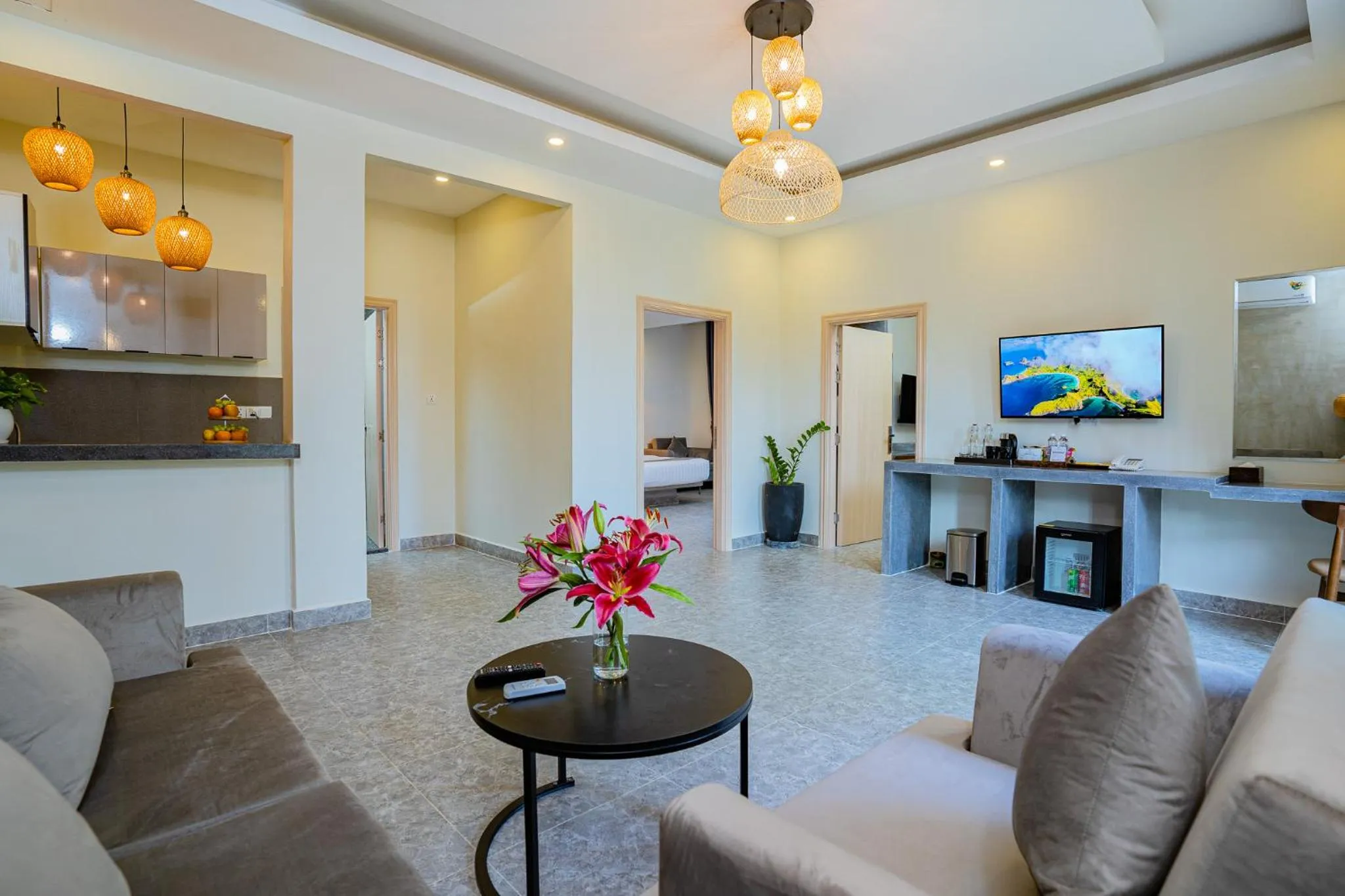 Living room in Rainforest Hotel by NSUN