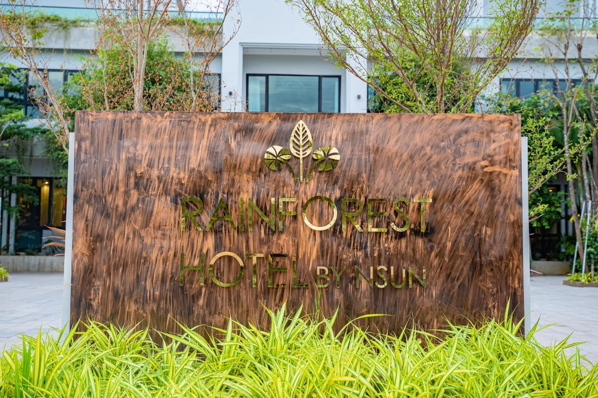 Day in Rainforest Hotel by NSUN