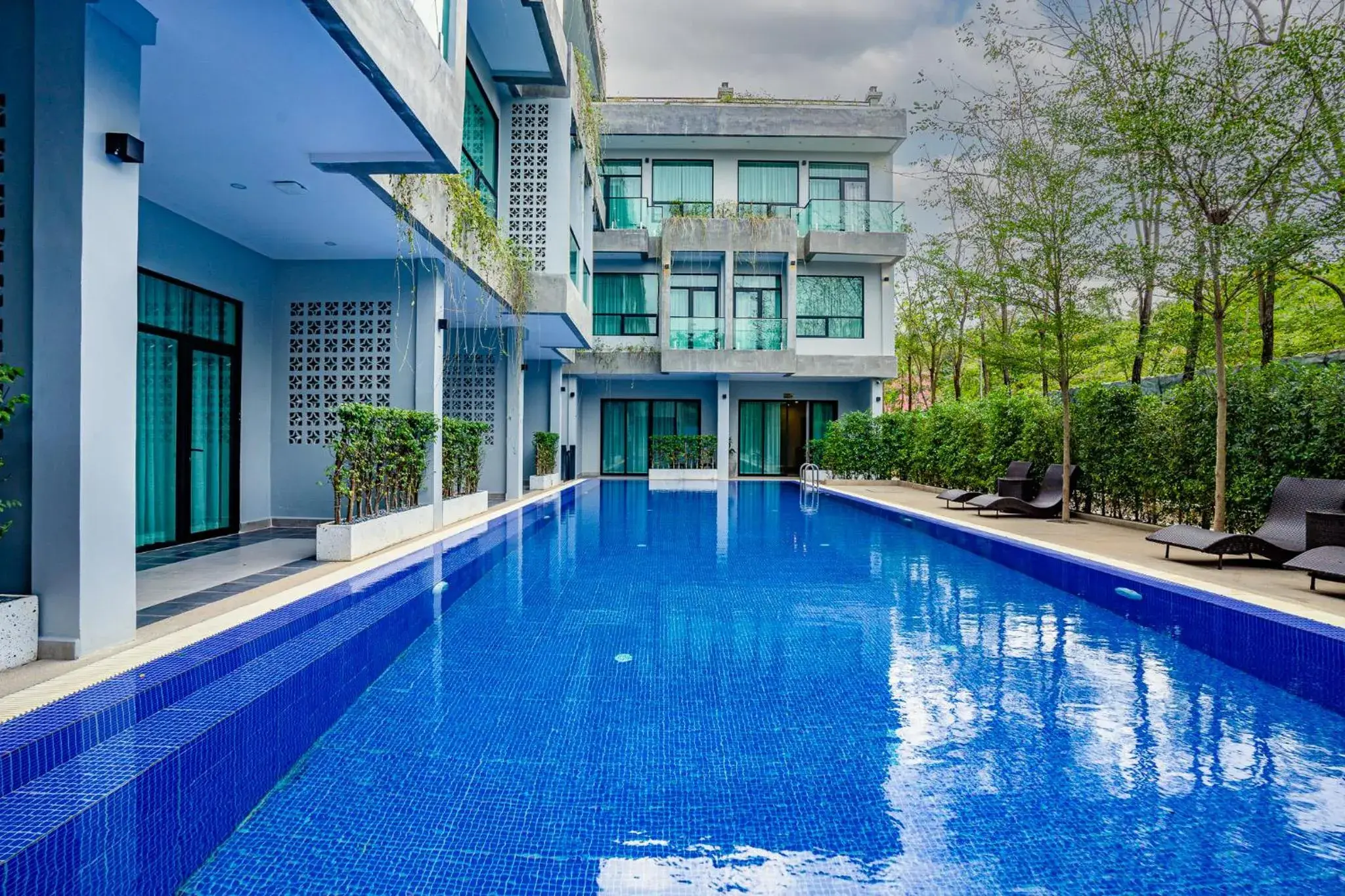 Property building in Rainforest Hotel by NSUN Property building in Rainforest Hotel by NSUN