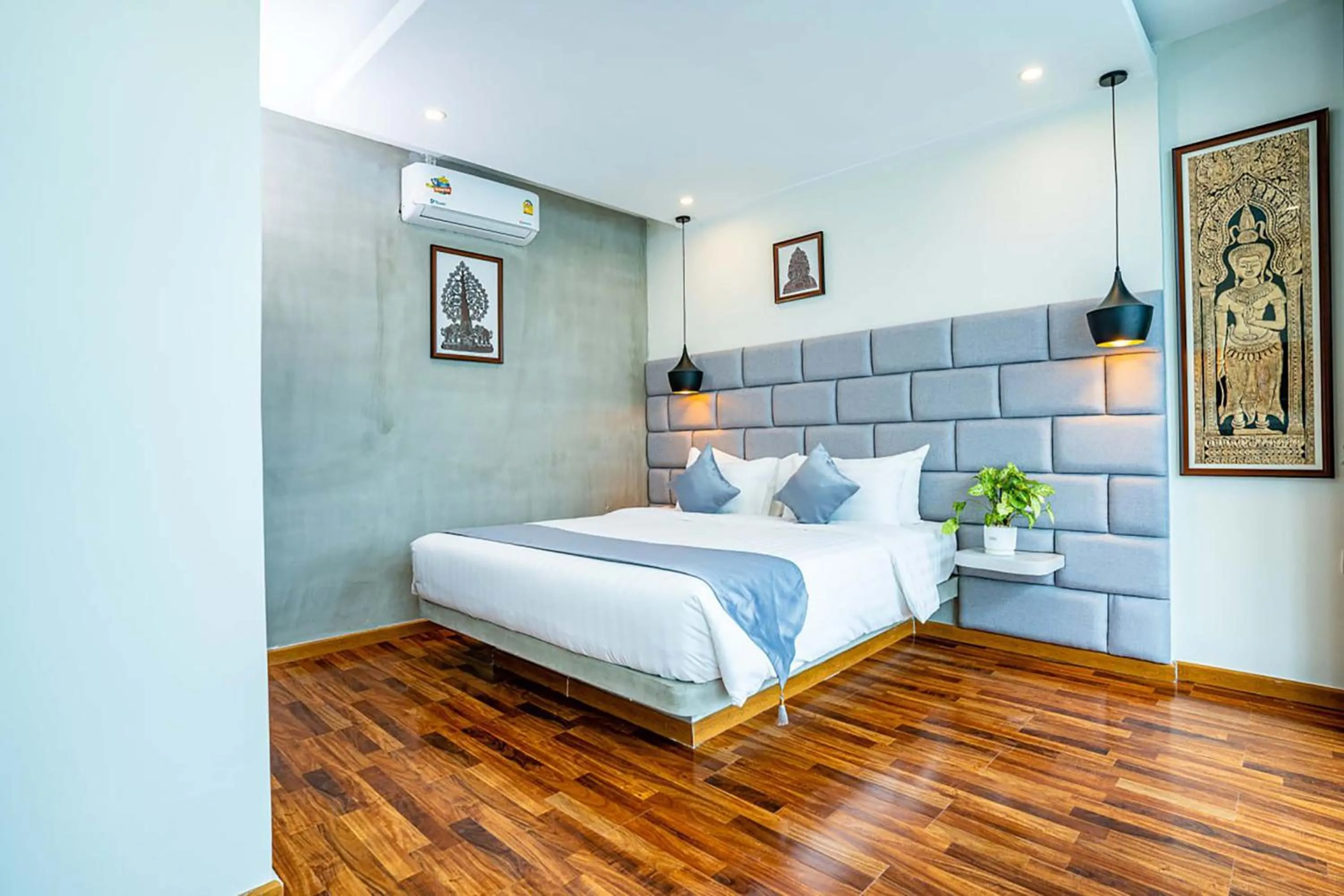 Bedroom, Bed in Rainforest Hotel by NSUN