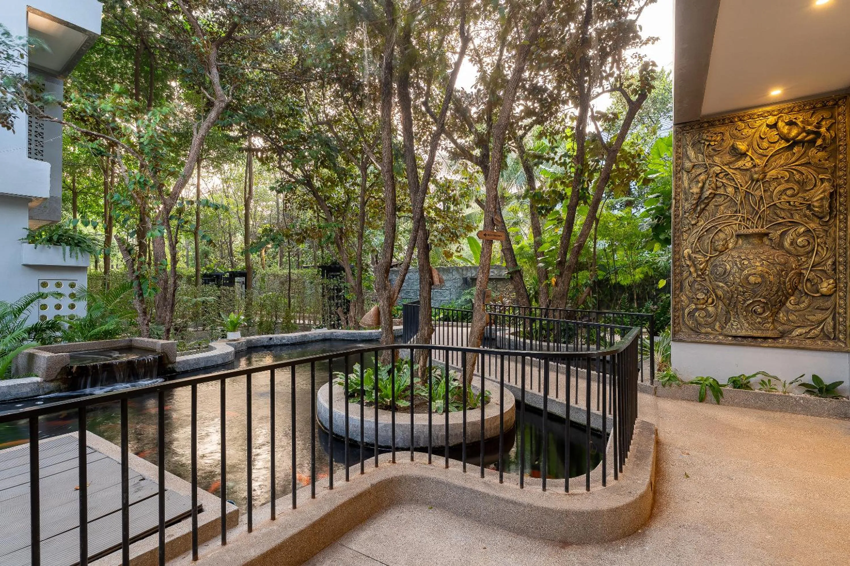 Garden in Rainforest Hotel by NSUN