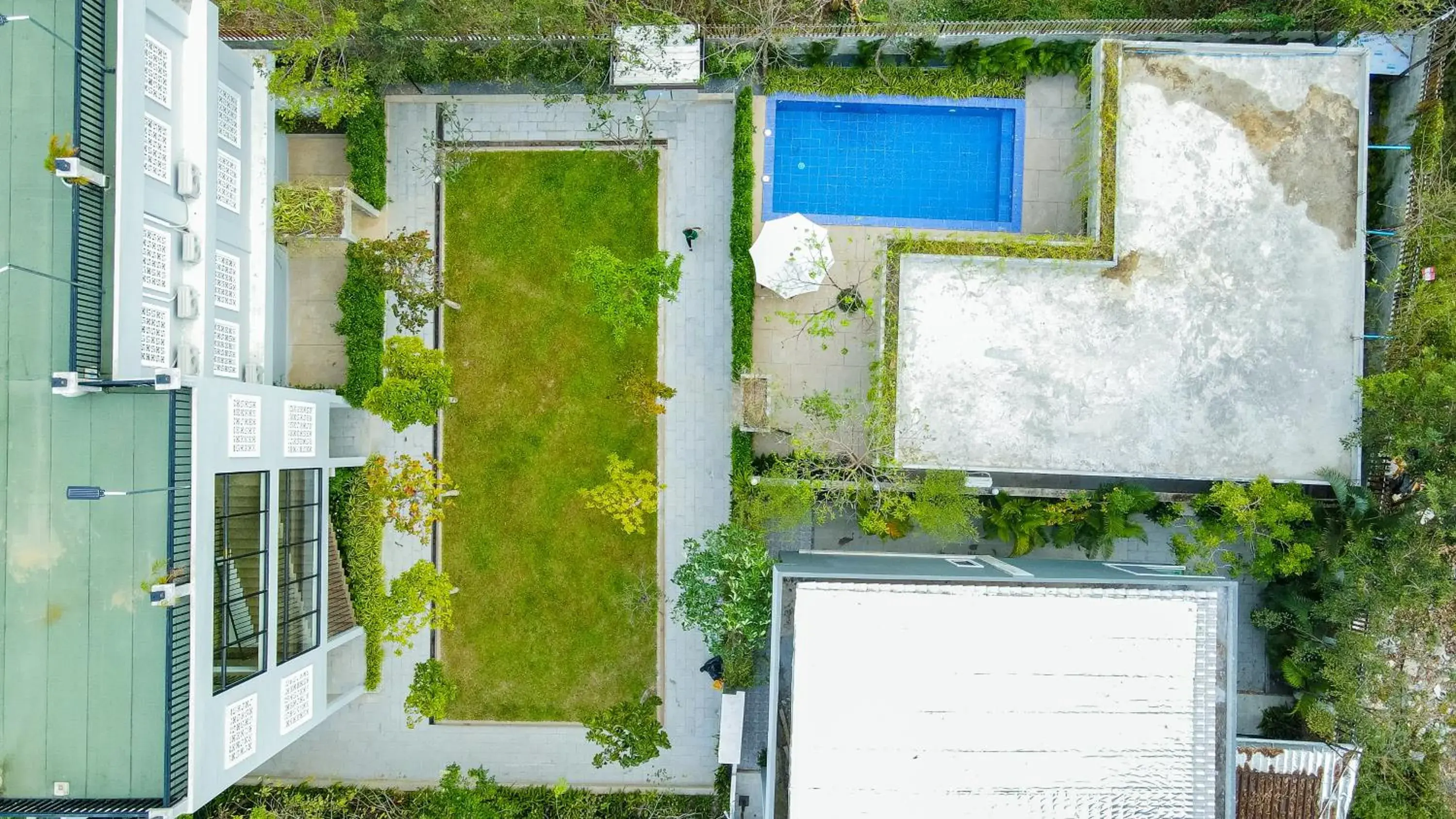 Property building in Rainforest Hotel by NSUN Property building in Rainforest Hotel by NSUN