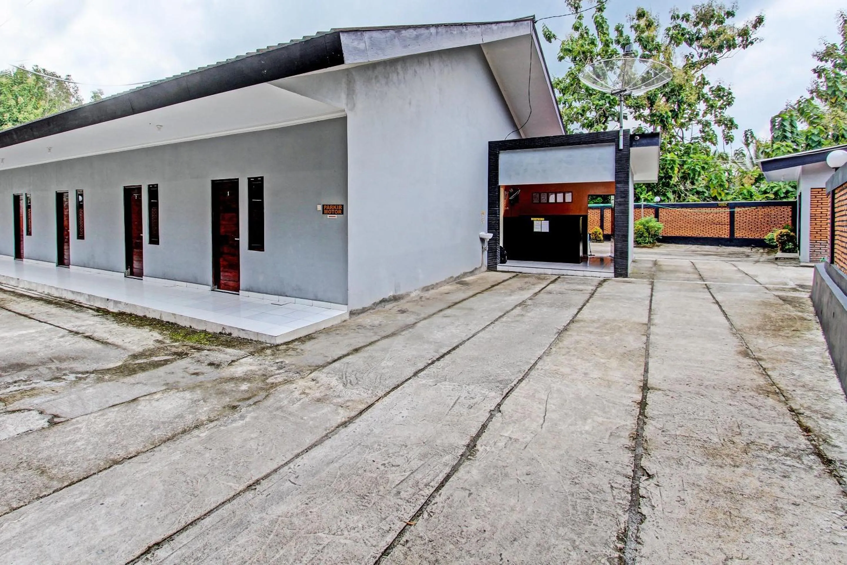 OYO 92289 Hotel Aji Kusuma