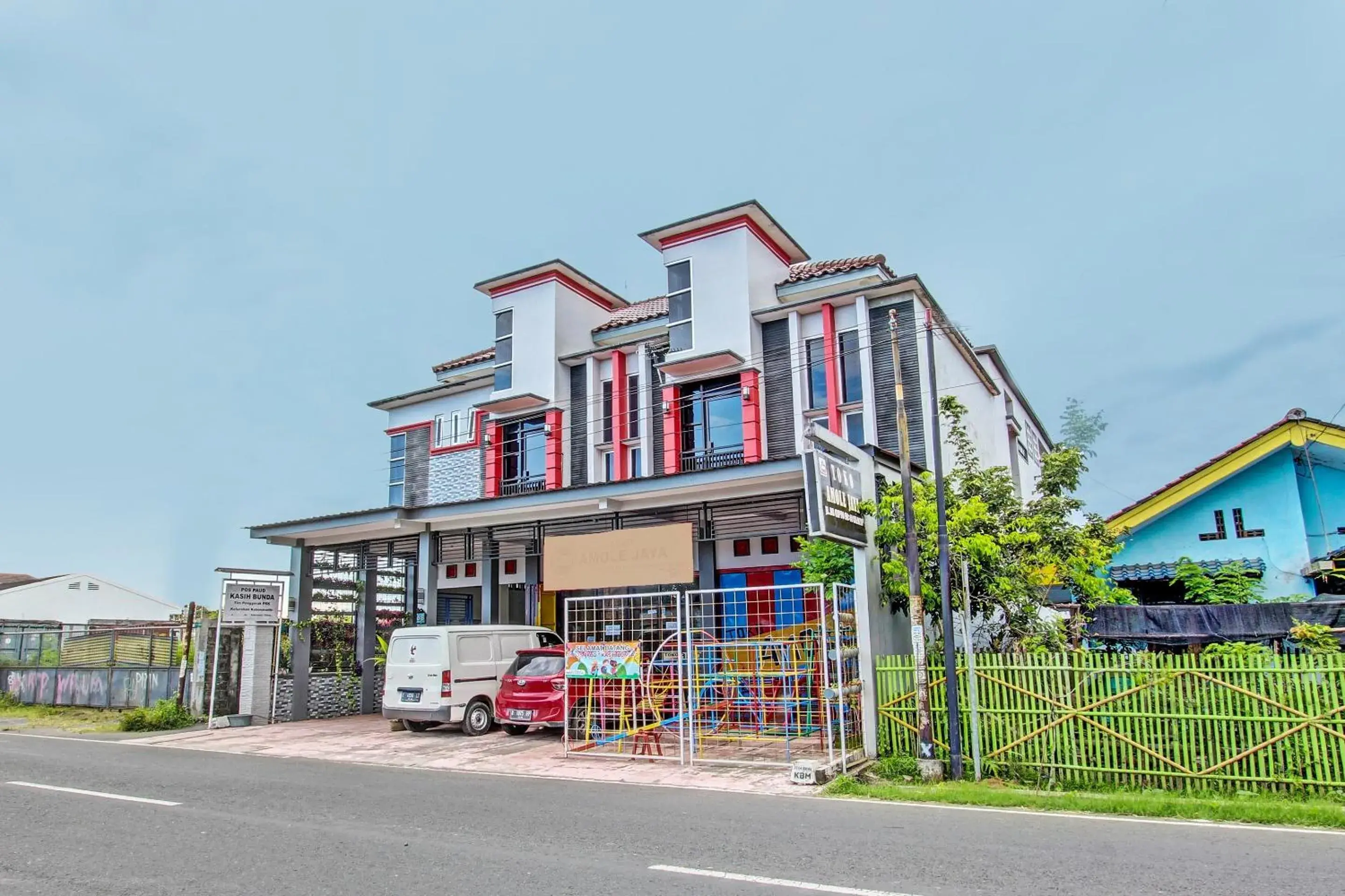 Facade/entrance in Hotel O Amole Homestay Syariah Facade/entrance in Hotel O Amole Homestay Syariah