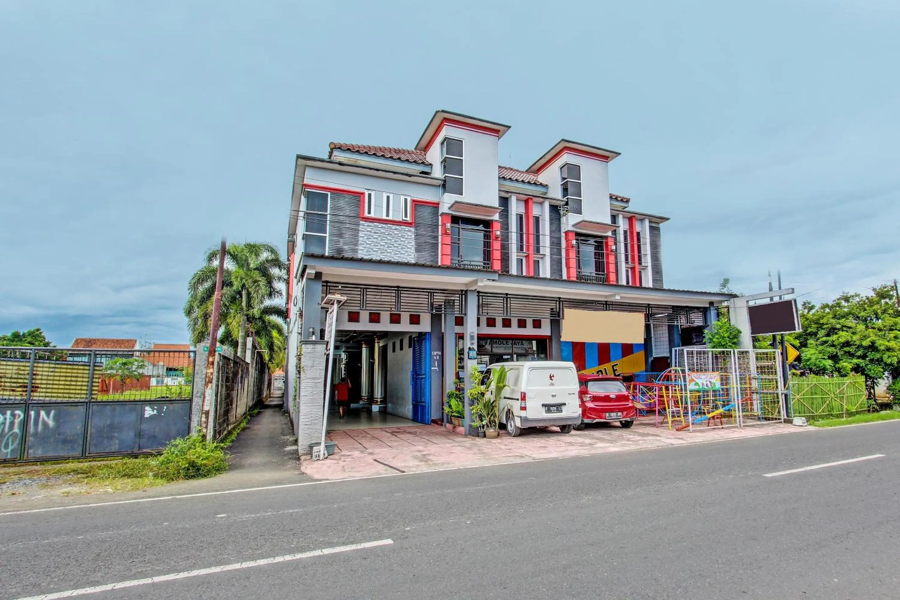 Facade/entrance in Hotel O Amole Homestay Syariah