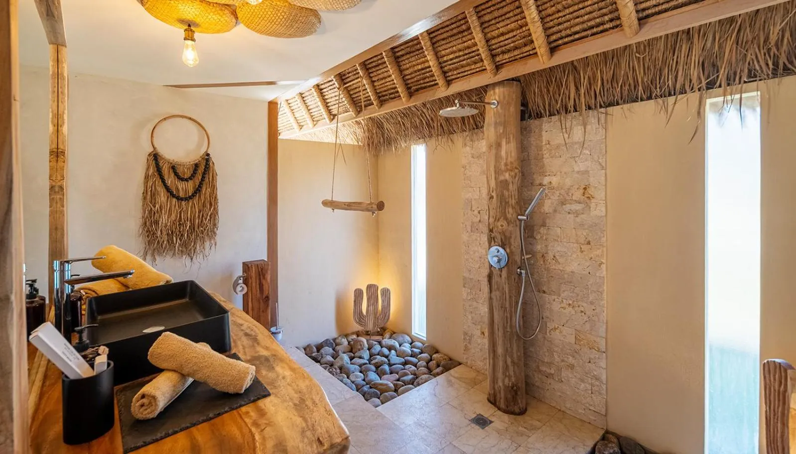 Bathroom in Bleu MATHIS Gili Asahan