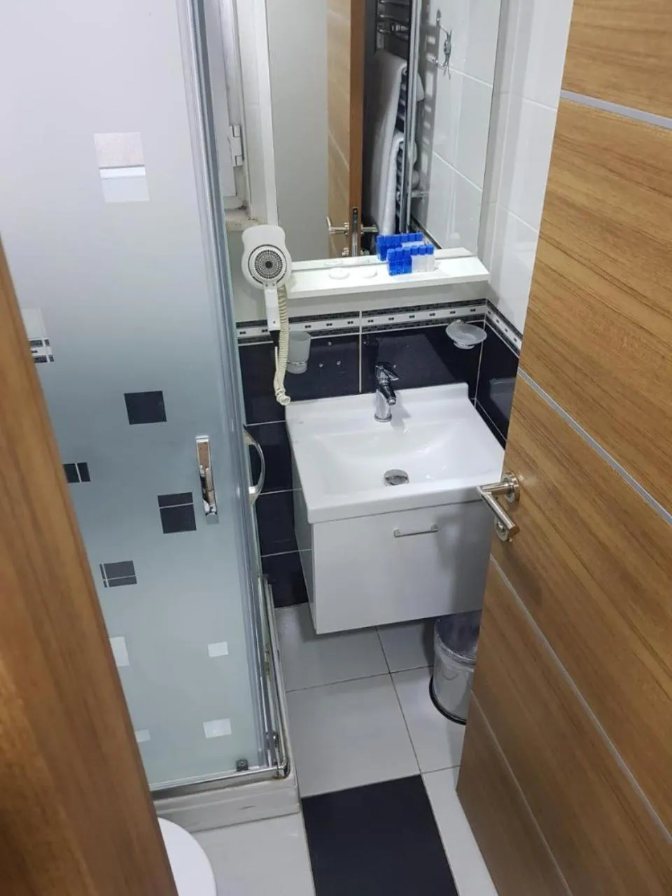 Bathroom in EYFEL HOTEL