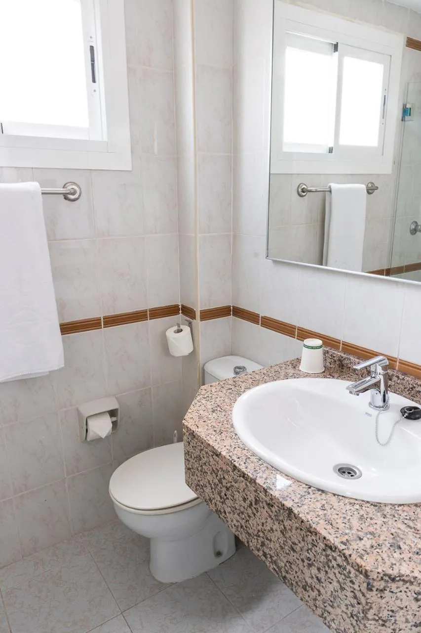Bathroom in Globales Torrenova