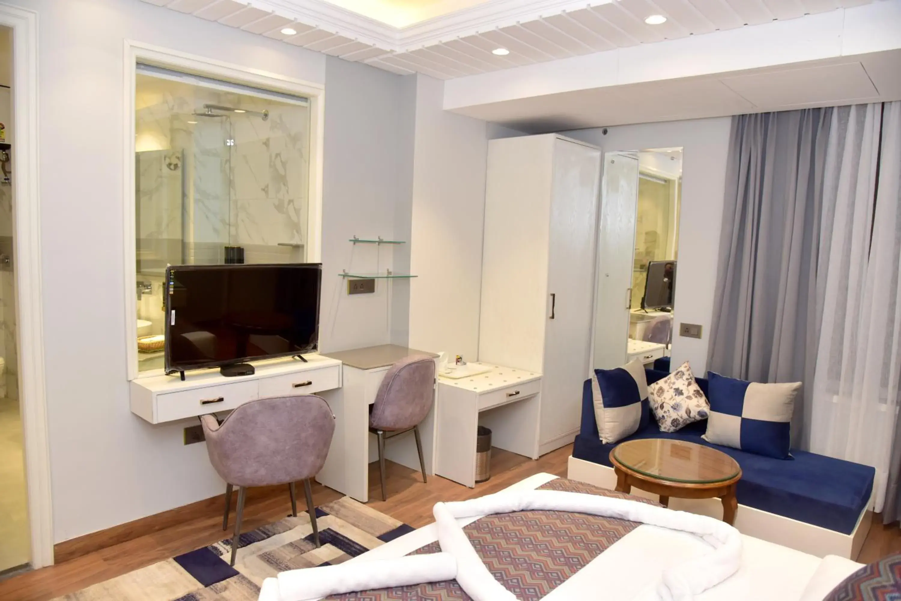 Seating area, Bed in AnantVilas Shimla Hills Seating area, Bed in AnantVilas Shimla Hills