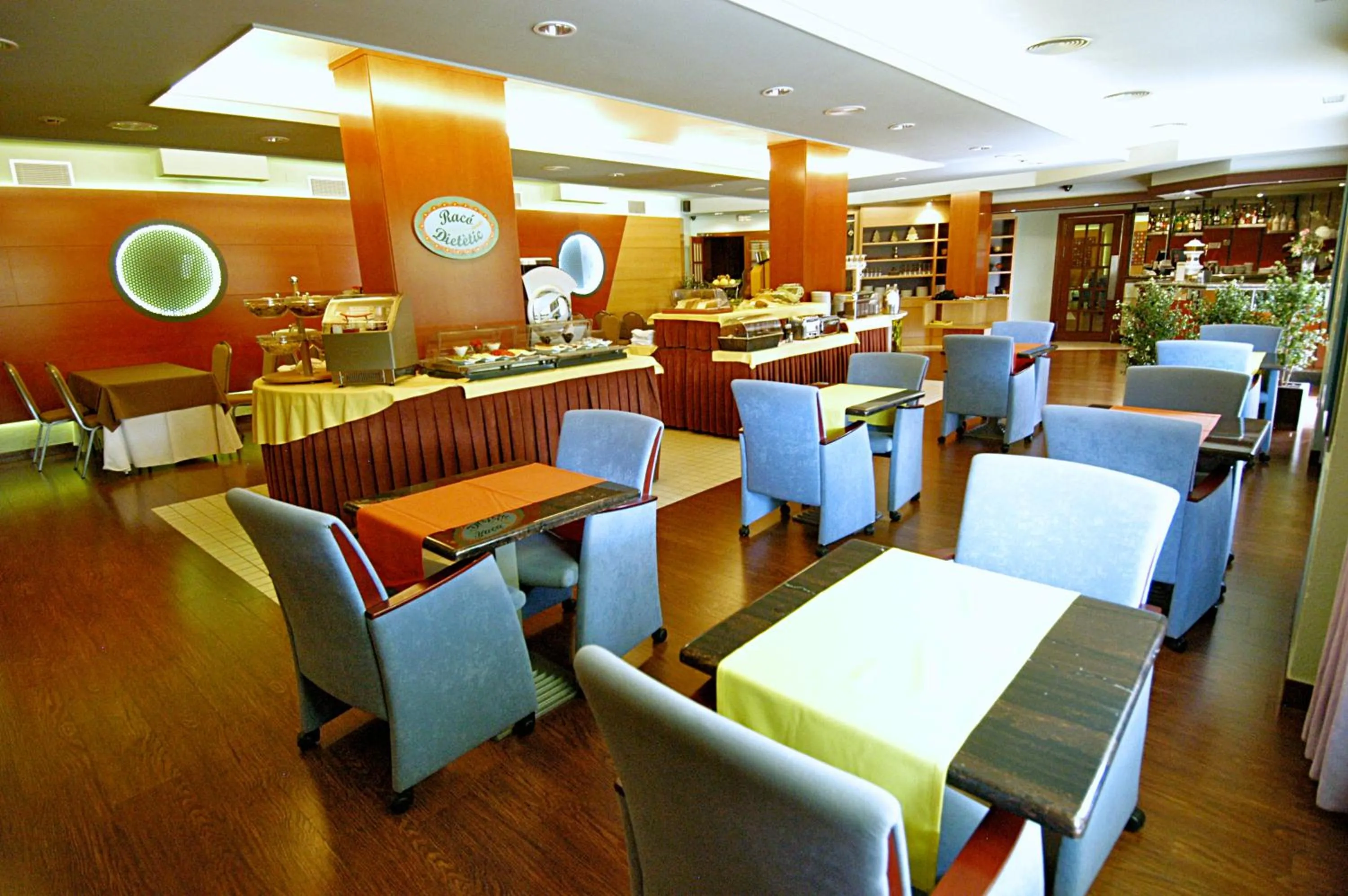 Restaurant/places to eat in Felix Hotel