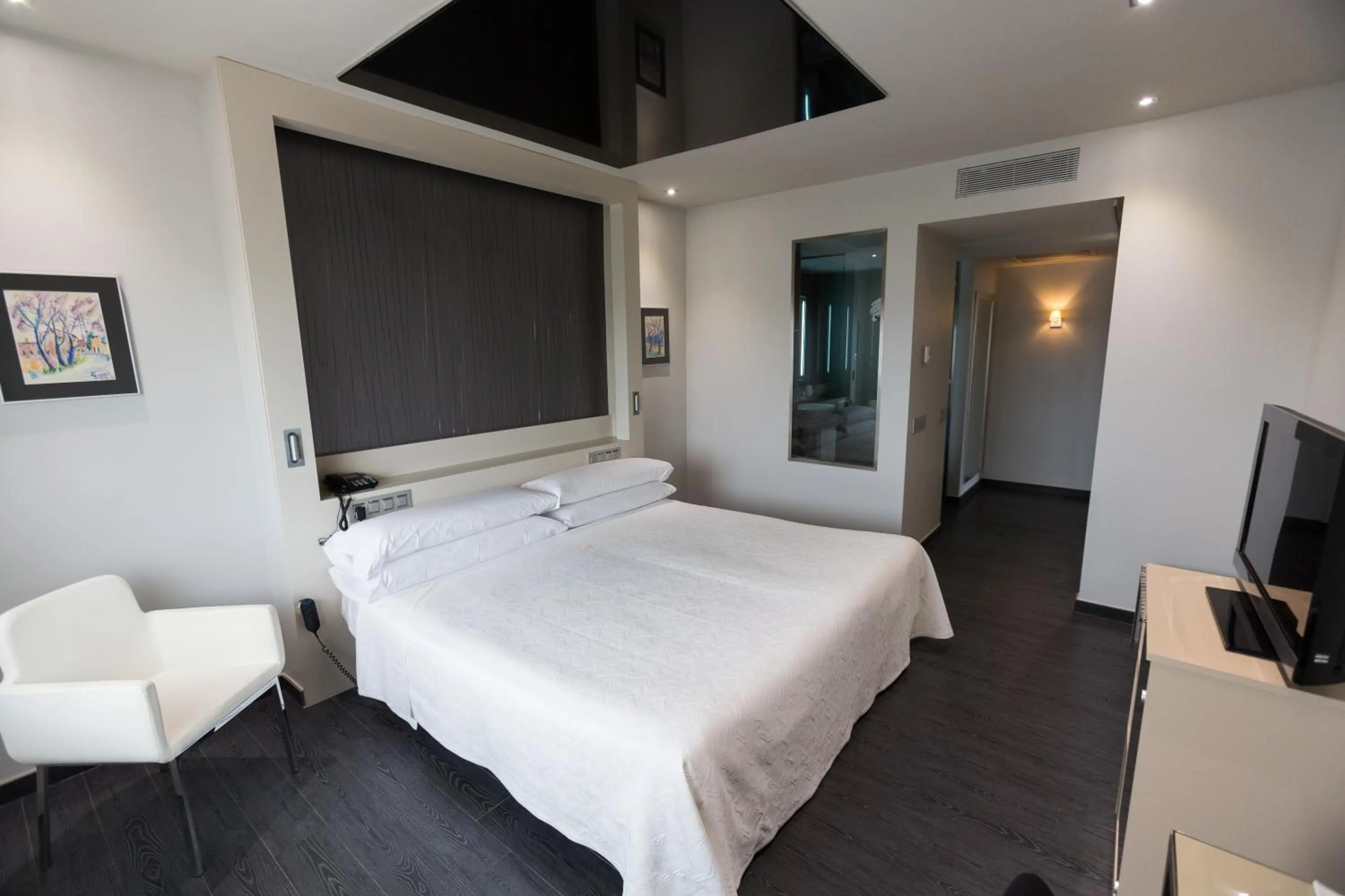 Photo of the whole room, Bed in Felix Hotel