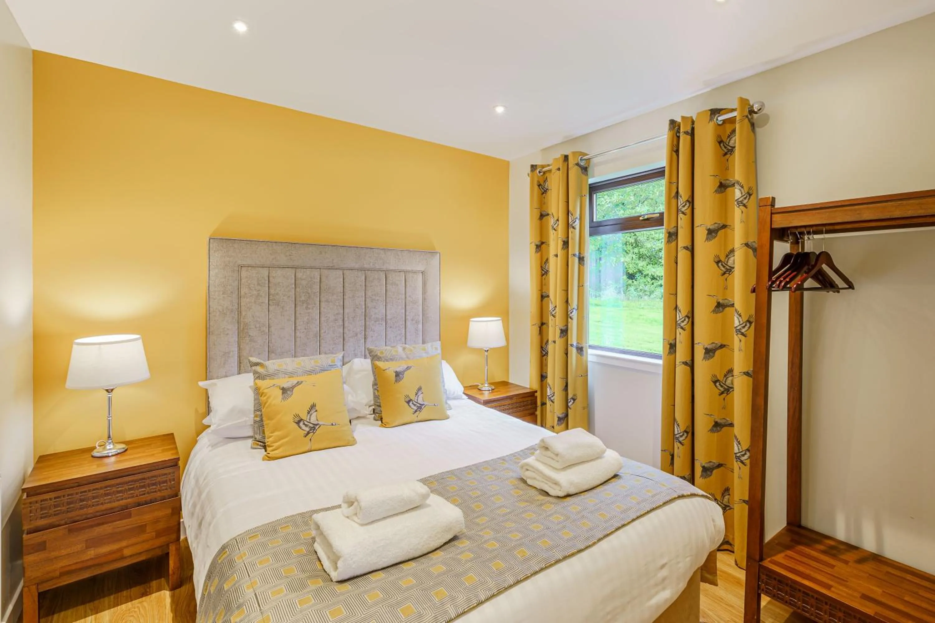 Bed in Birch Lodge 19 with Hot Tub