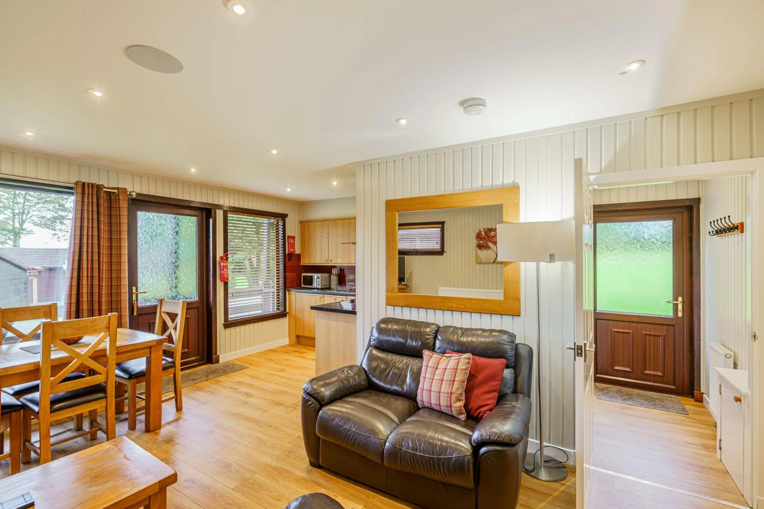 Kitchen or kitchenette in Birch Lodge 19 with Hot Tub