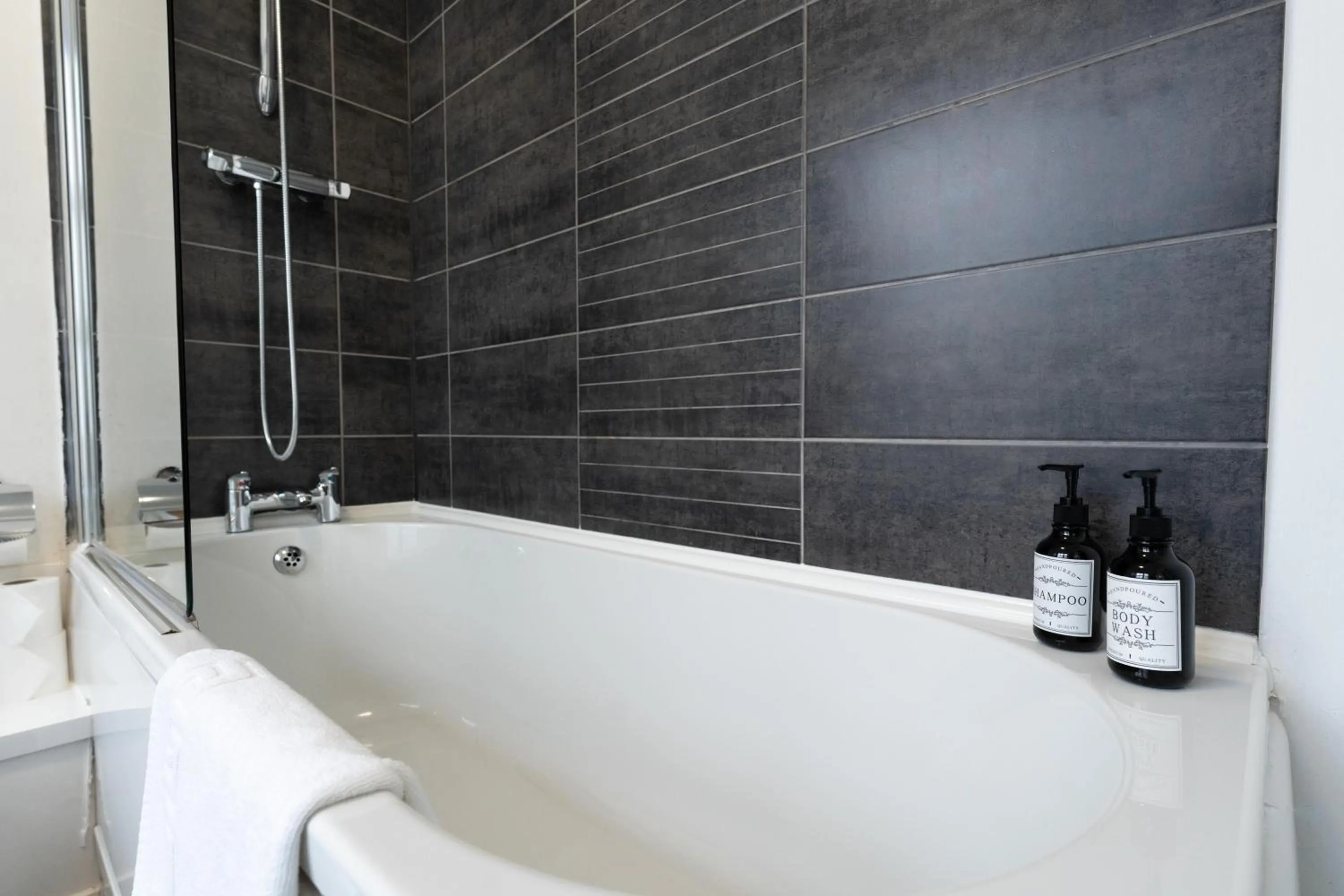 Shower in High Street Town House