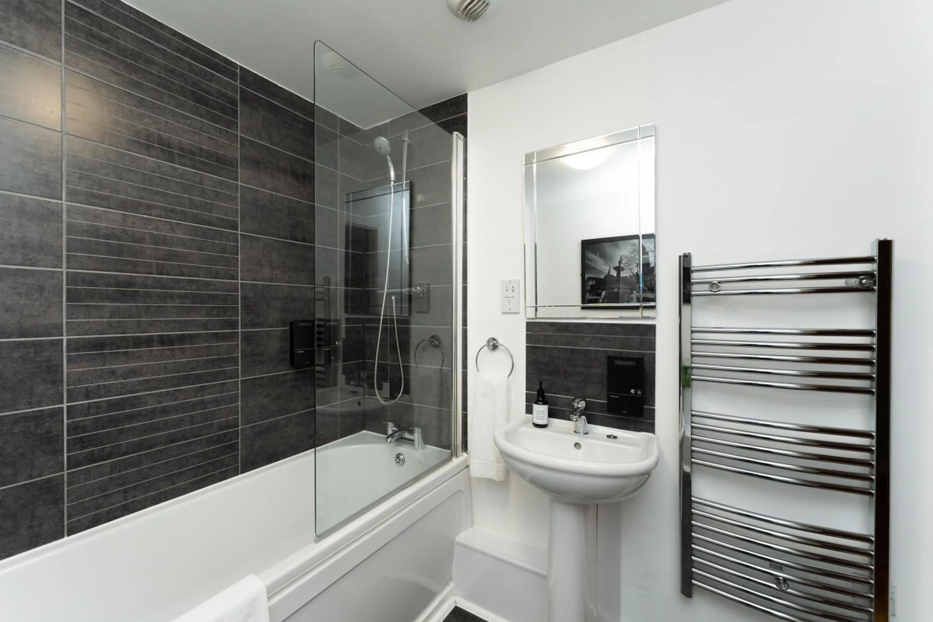 Shower in High Street Town House