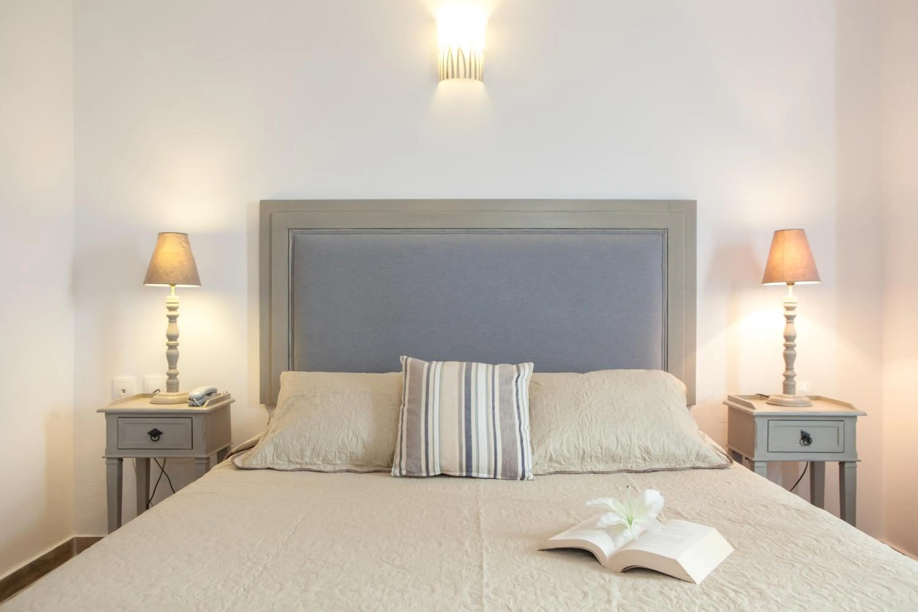 Bed in Daedalus Hotel