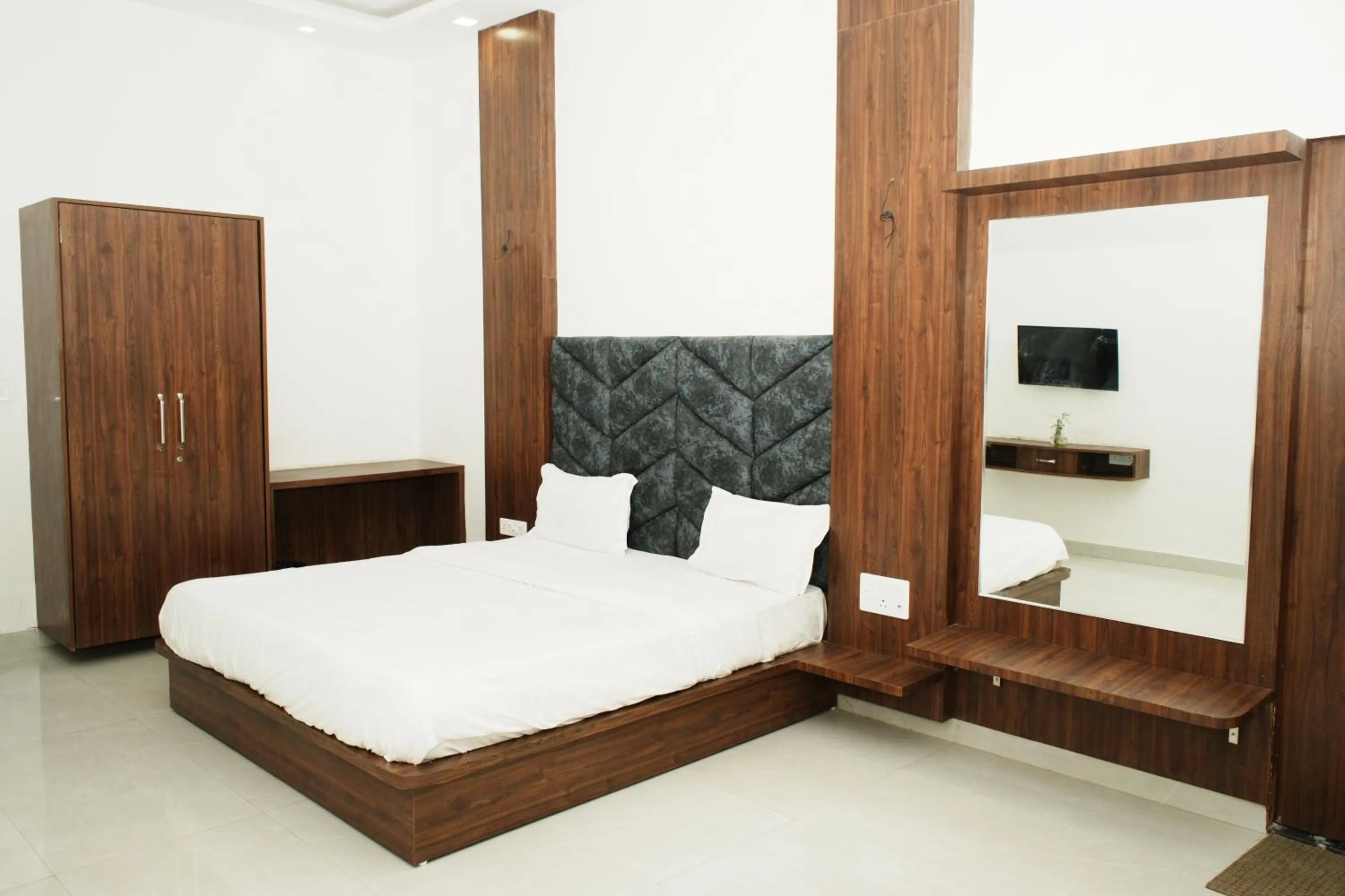 Bed in The Ratan Resort & Retreat