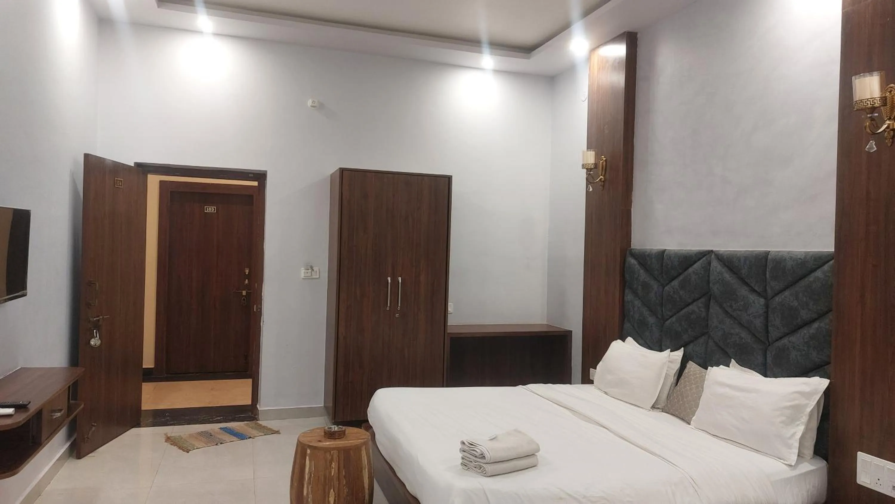 Bed in The Ratan Resort & Retreat