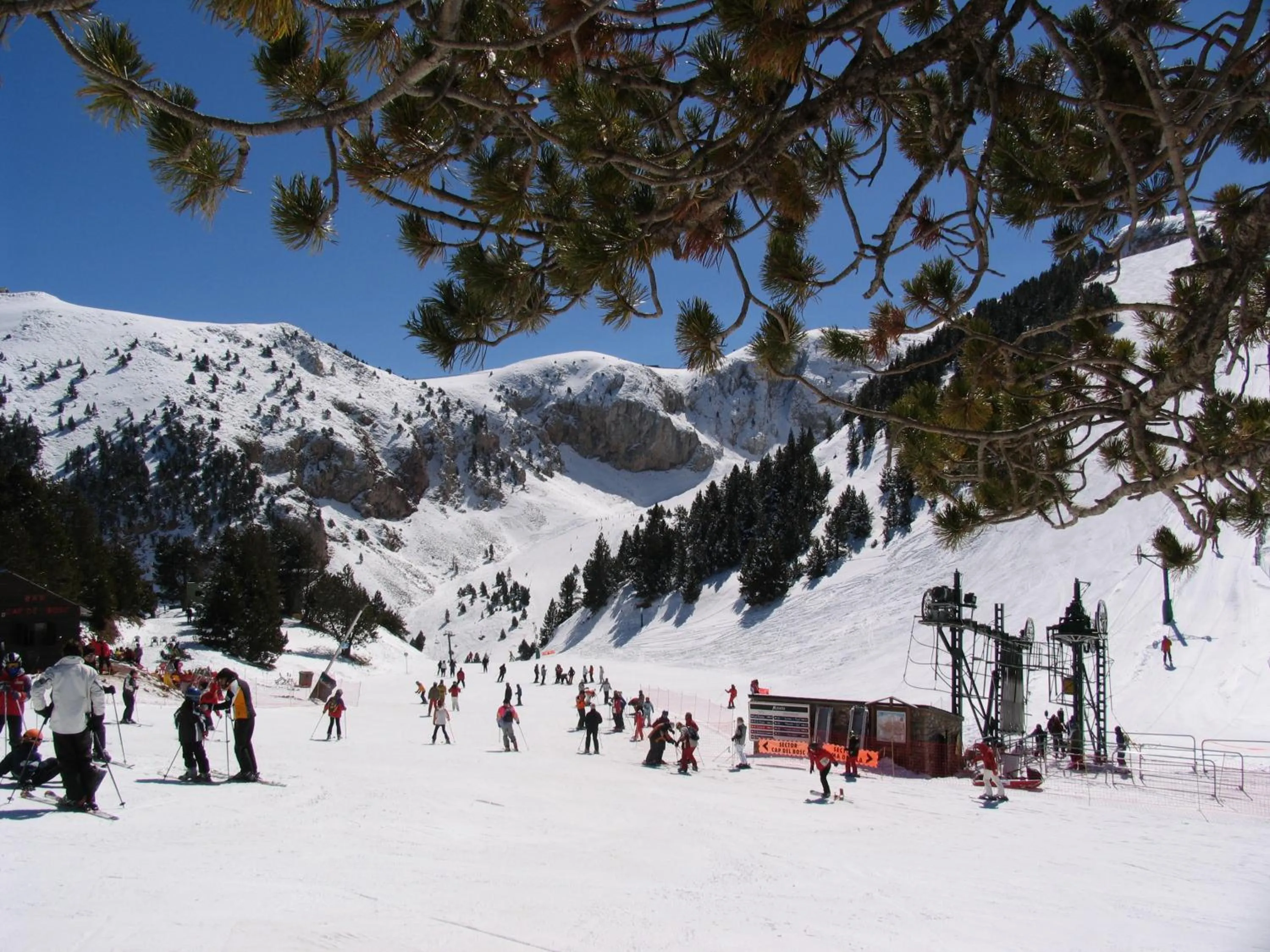 Skiing in Hotel Jaume