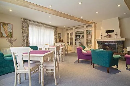 Lounge or bar in Hotel Jaume