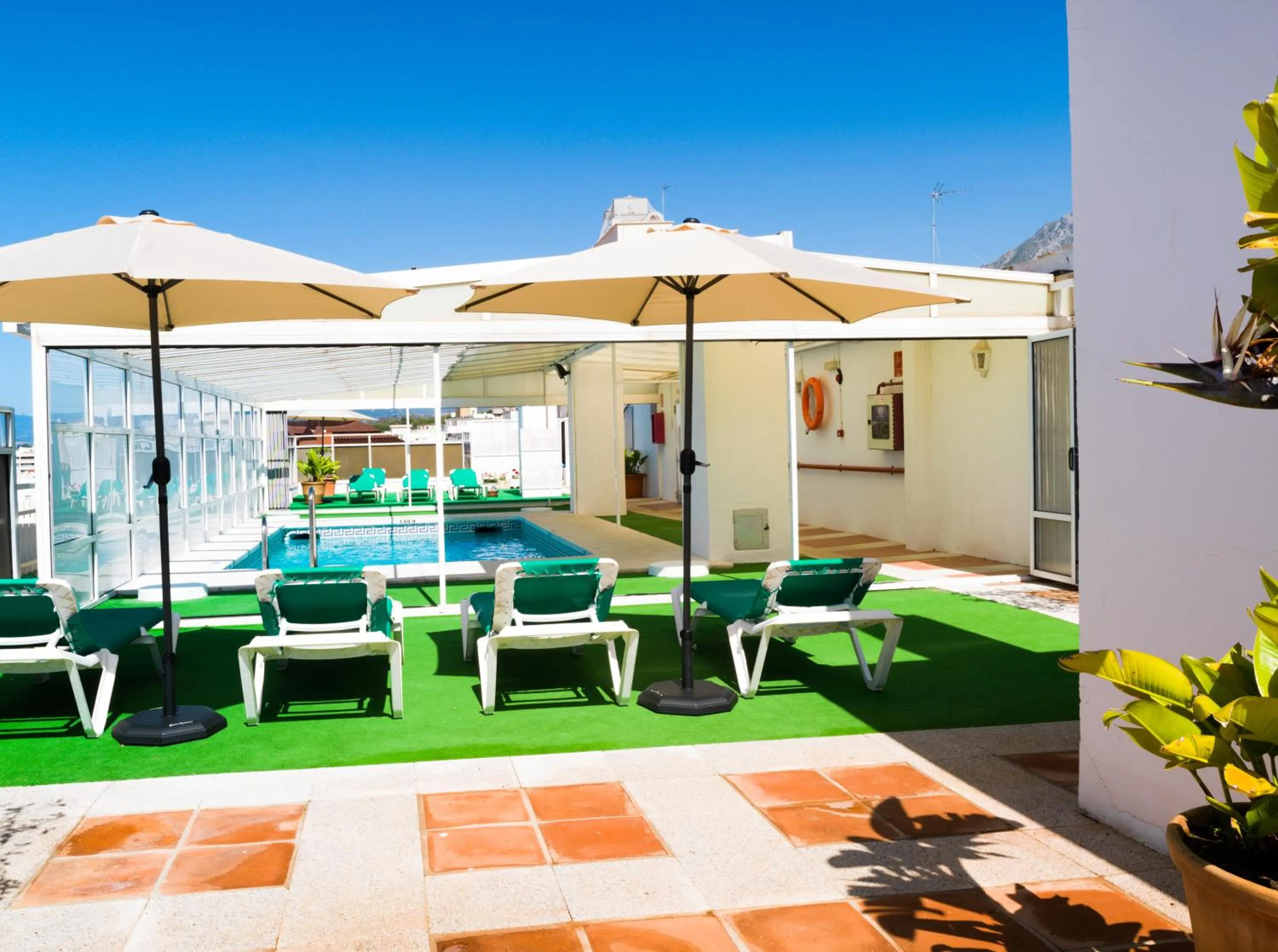 Pool view in Hotel Monarque El Rodeo