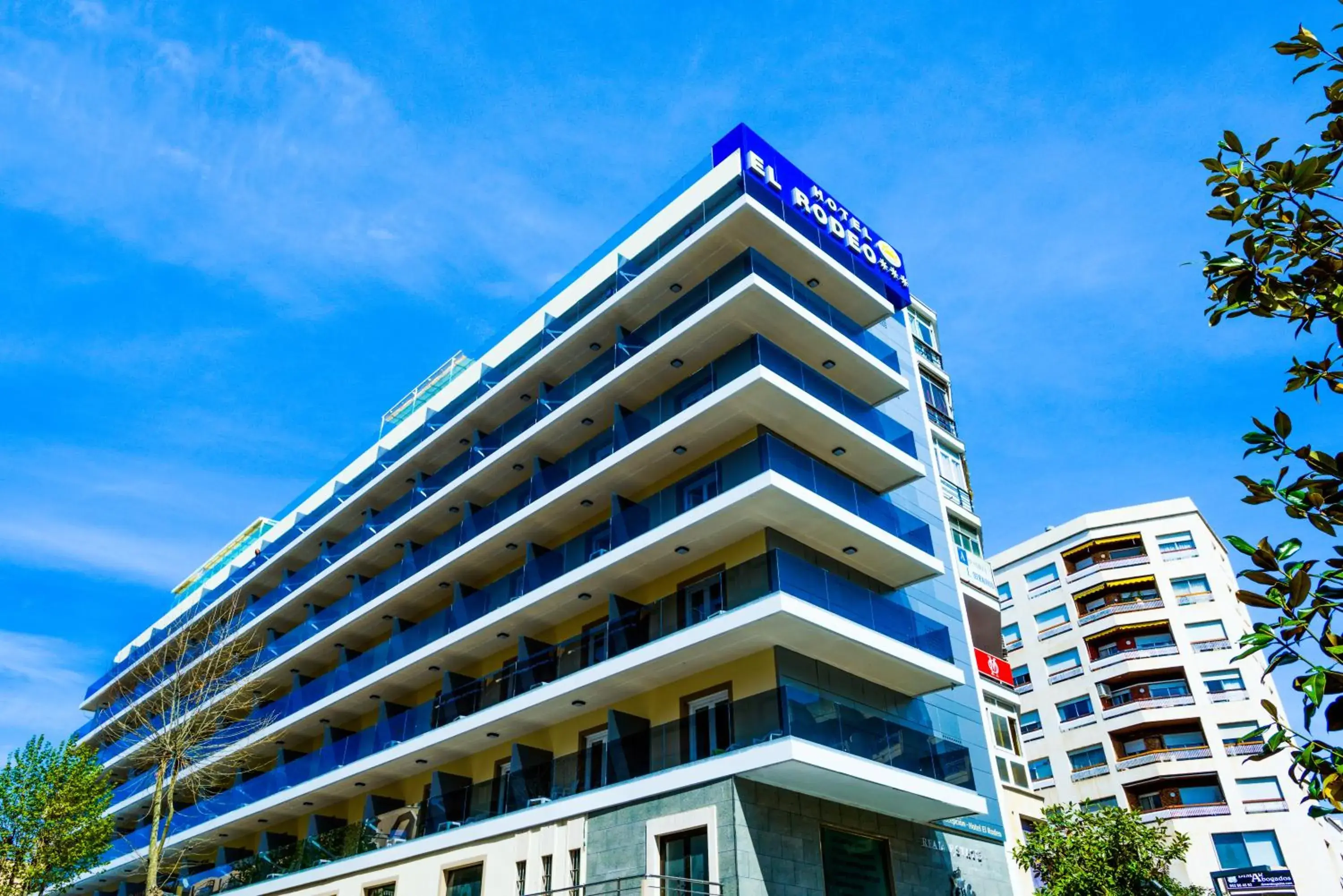 Property building in Hotel Monarque El Rodeo Property building in Hotel Monarque El Rodeo