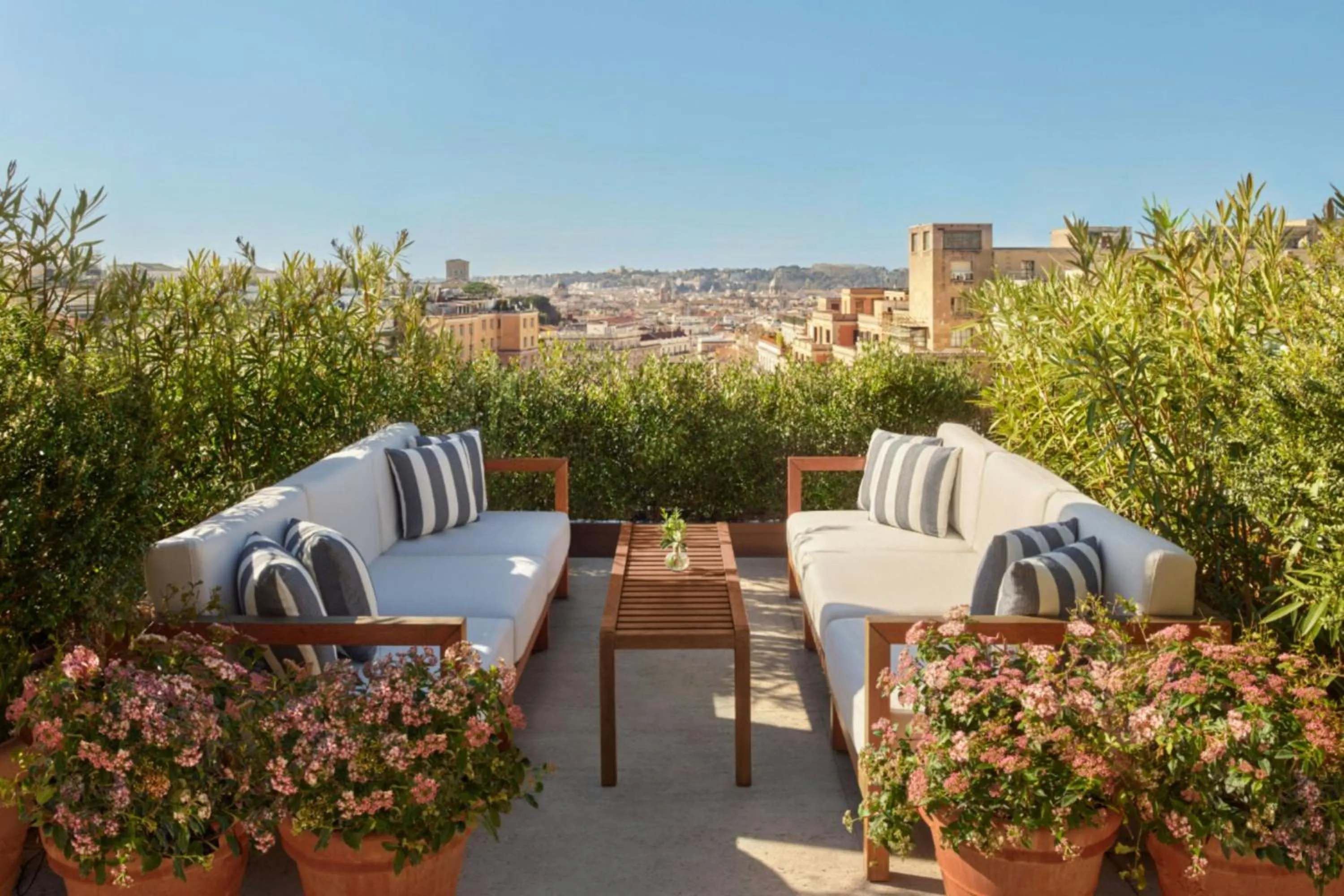 Restaurant/places to eat in The Rome EDITION