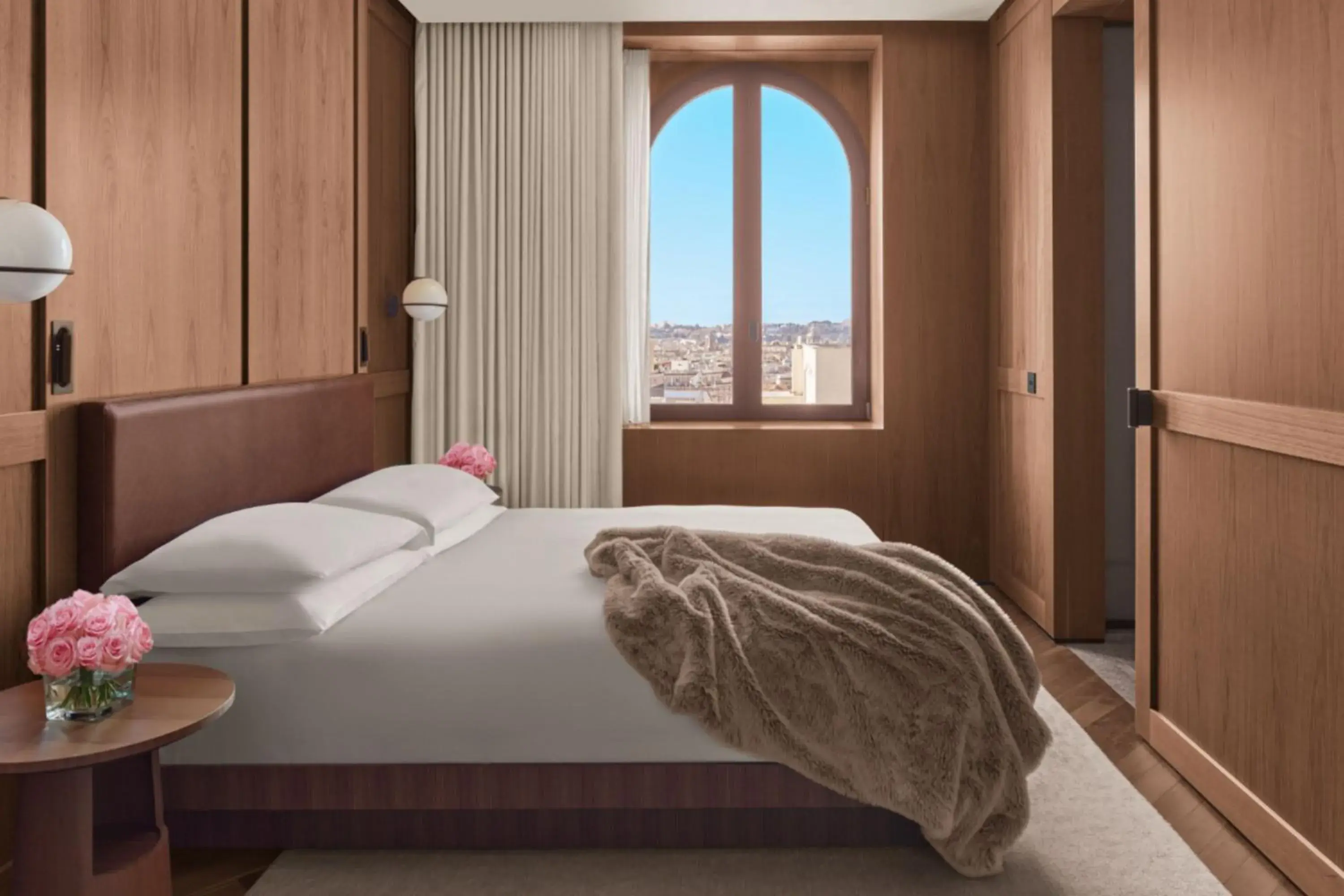 Premier Skyline King Room - High Floor in The Rome EDITION Premier Skyline King Room - High Floor in The Rome EDITION