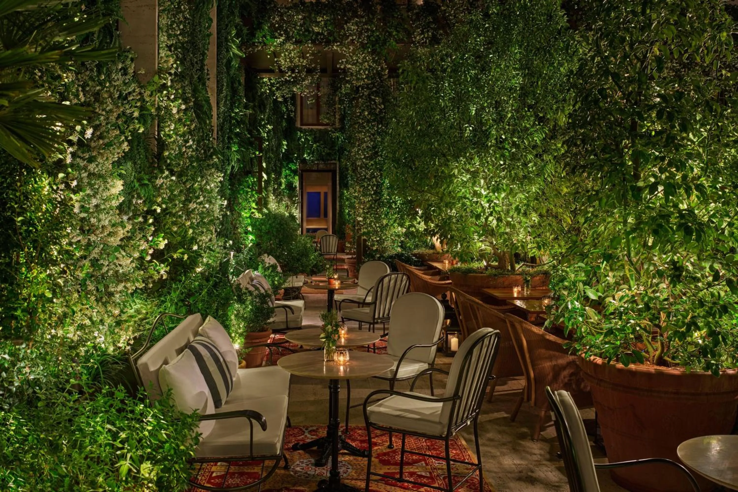 Restaurant/places to eat in The Rome EDITION