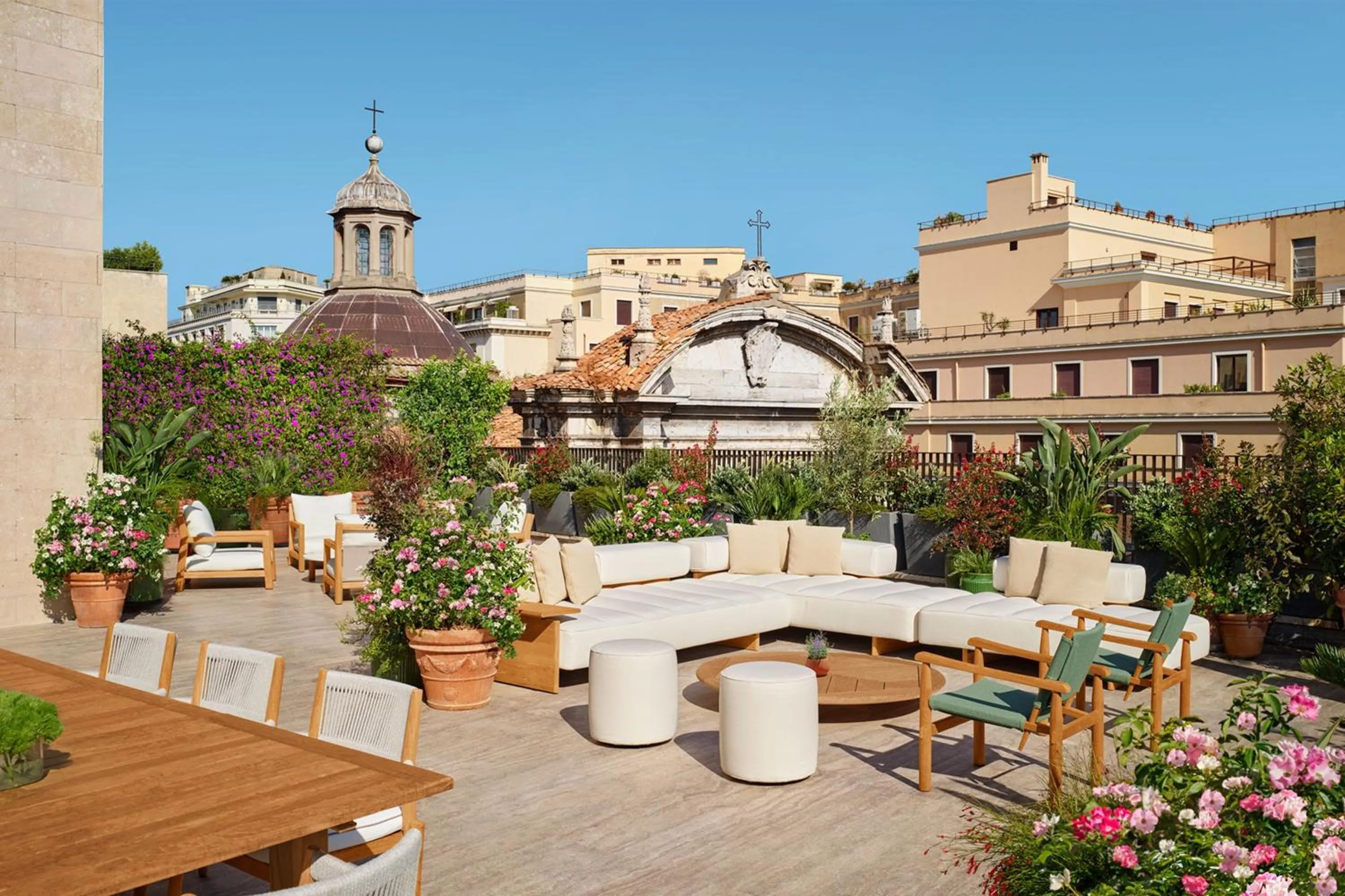 Photo of the whole room in The Rome EDITION