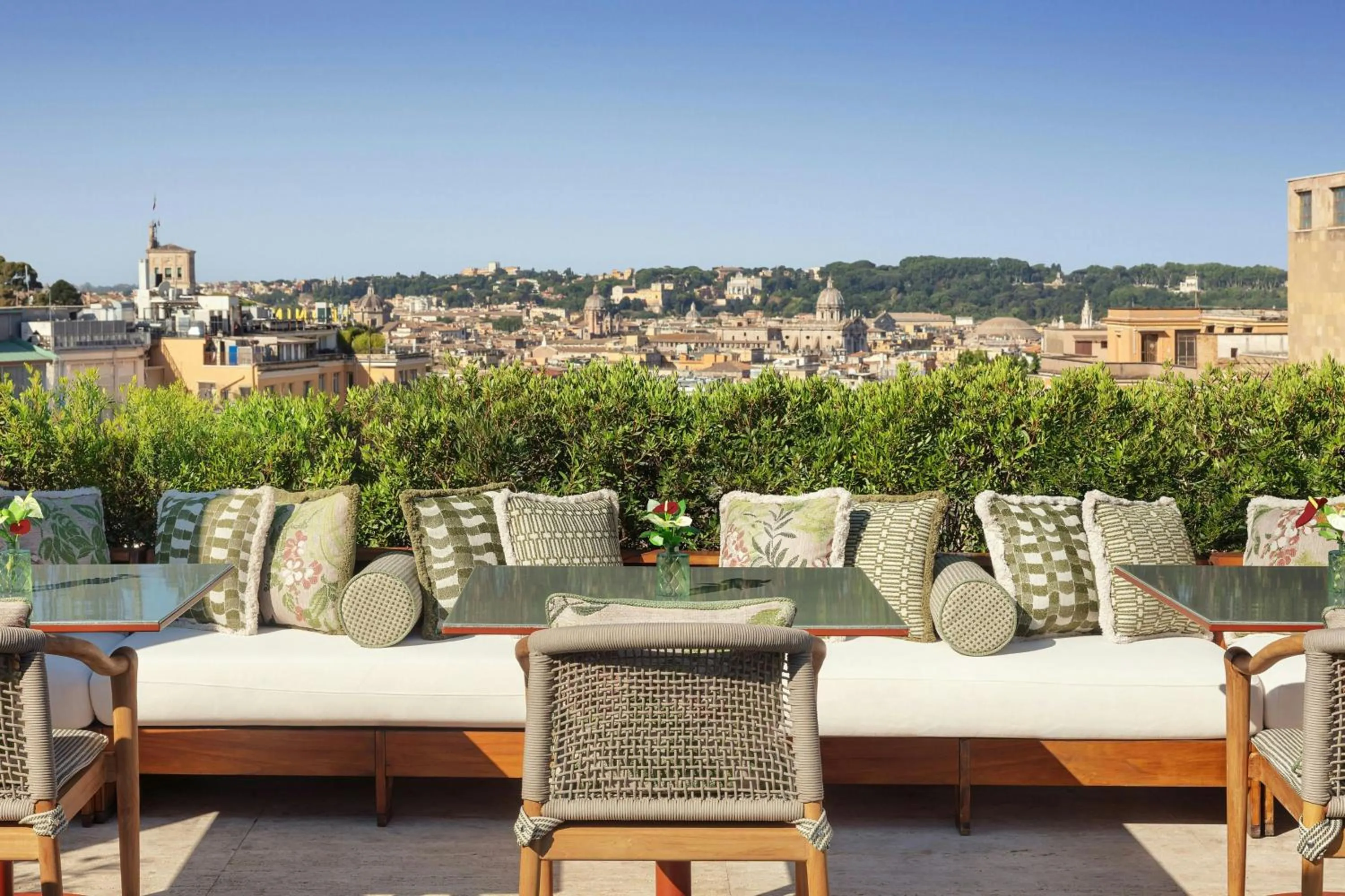 Restaurant/places to eat in The Rome EDITION