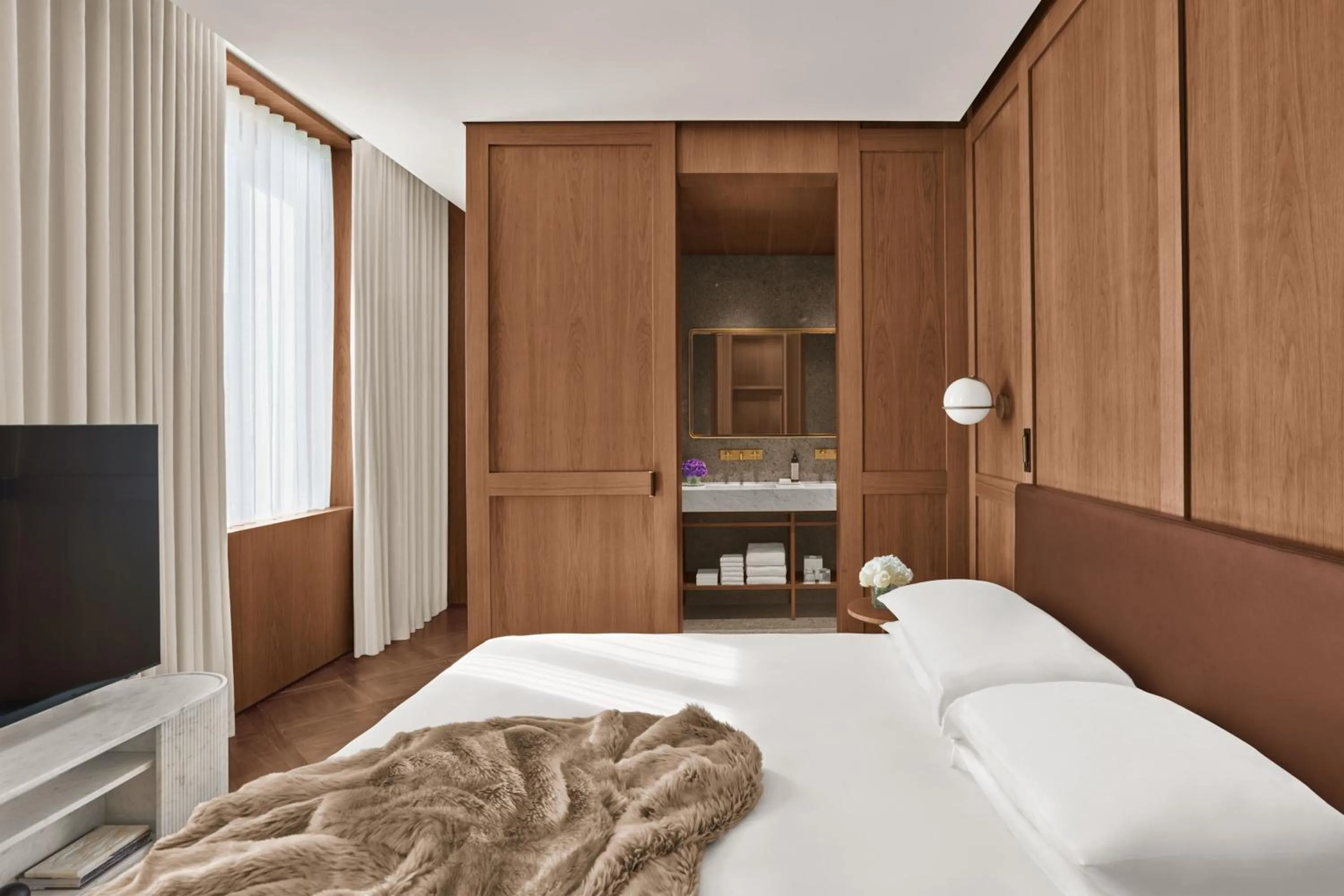 Bedroom, Bed in The Rome EDITION