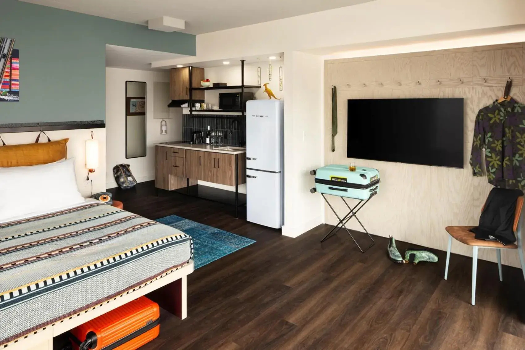 Large Corner King Studio with Partial City View in Moxy Halifax Downtown Large Corner King Studio with Partial City View in Moxy Halifax Downtown