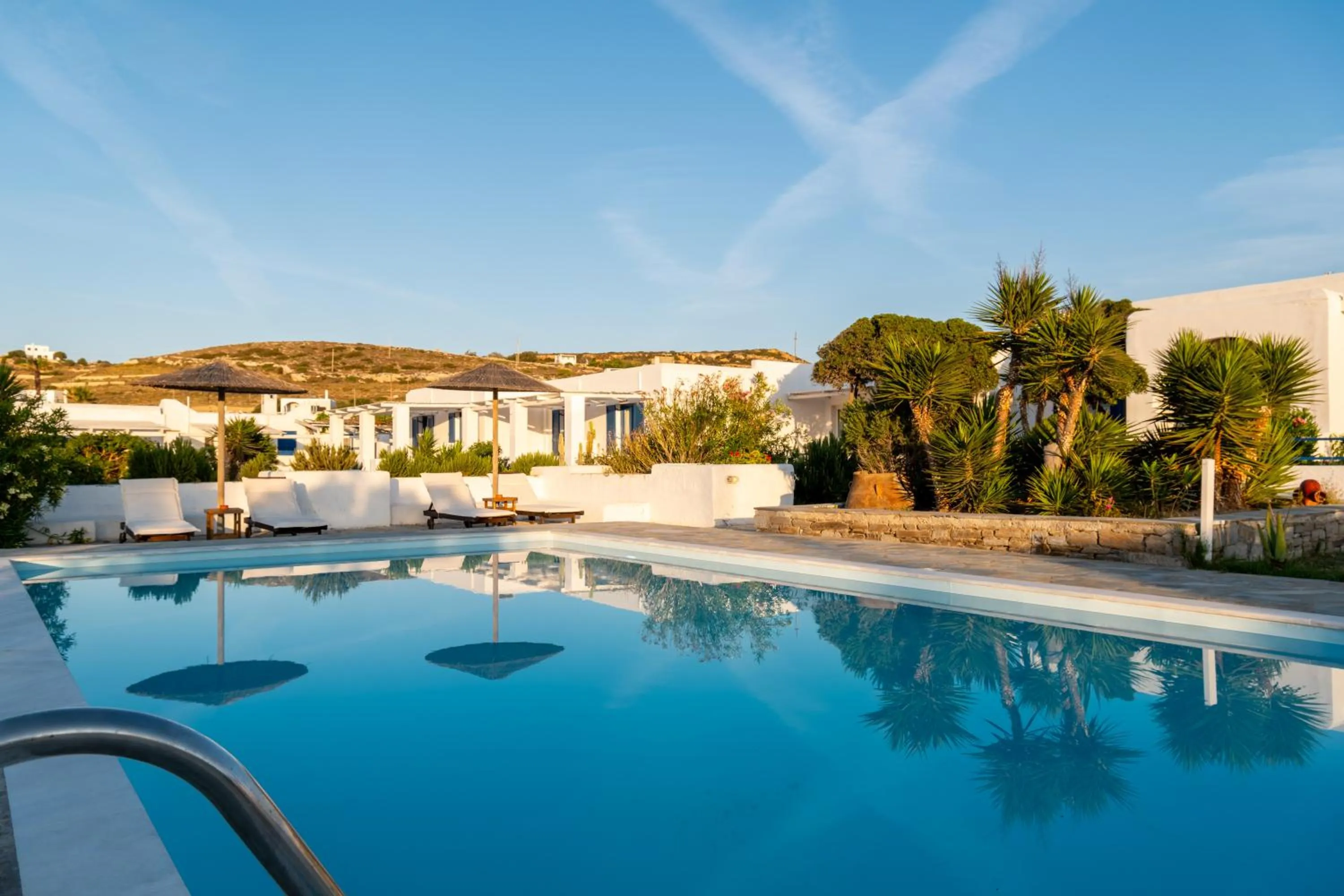 Swimming pool in Naoussa Hotel Paros by Booking Kottas