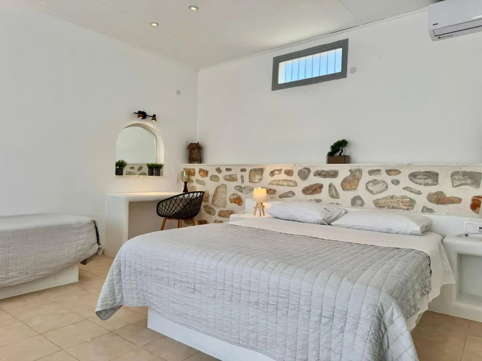 Photo of the whole room, Bed in Naoussa Hotel Paros by Booking Kottas Photo of the whole room, Bed in Naoussa Hotel Paros by Booking Kottas