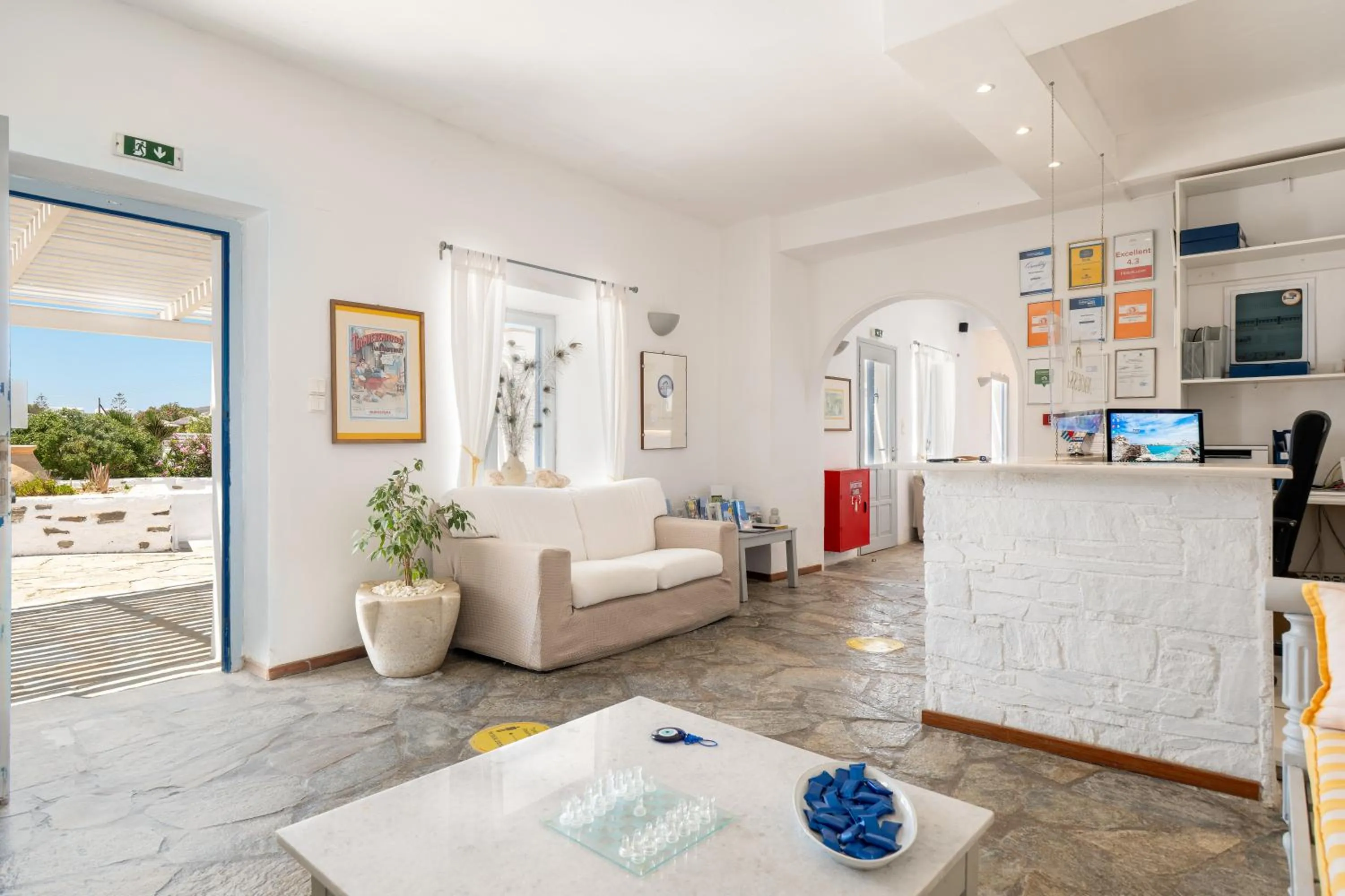 Lobby or reception in Naoussa Hotel Paros by Booking Kottas