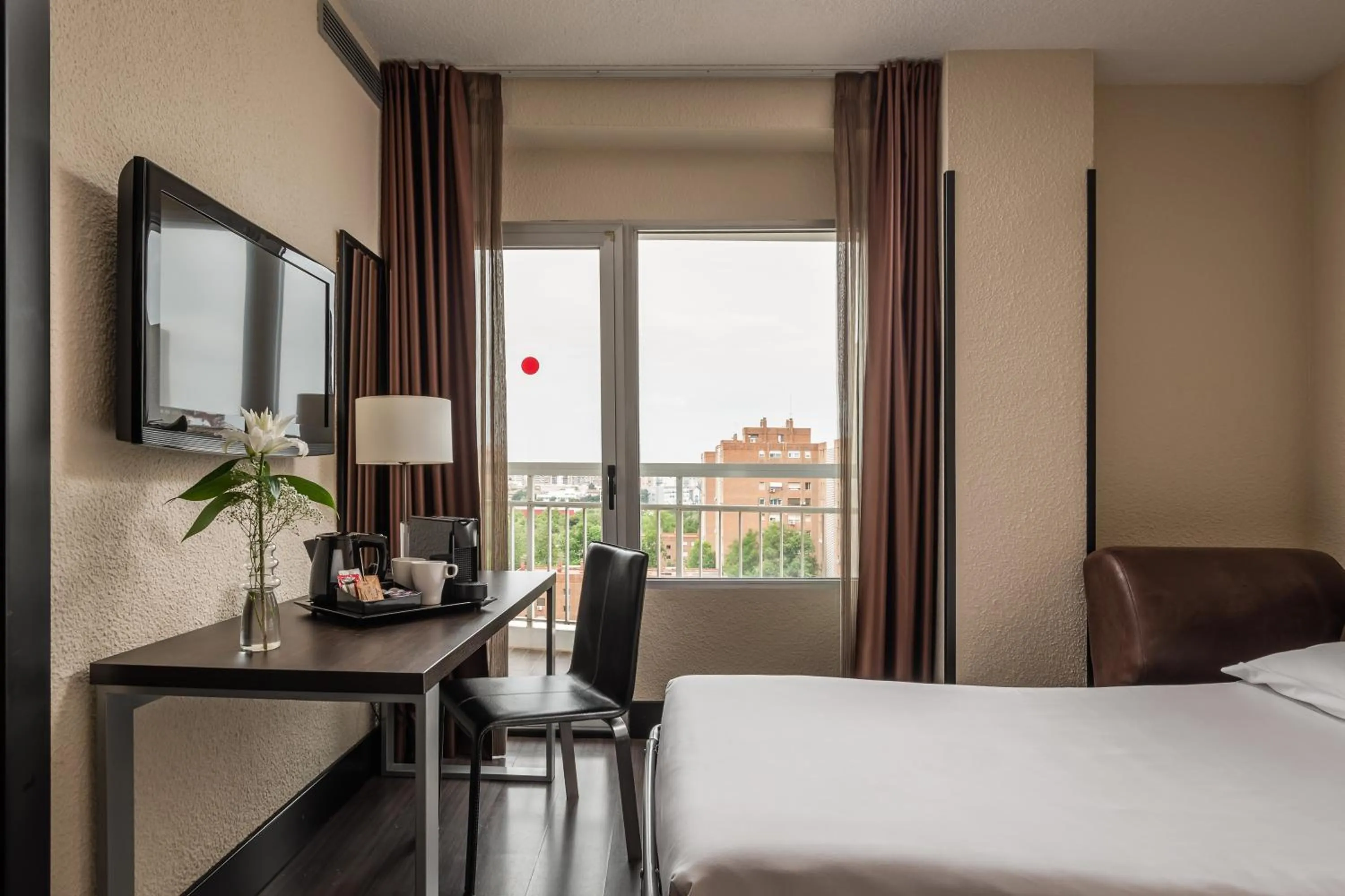 Photo of the whole room, Bed in Hotel Medium Valencia