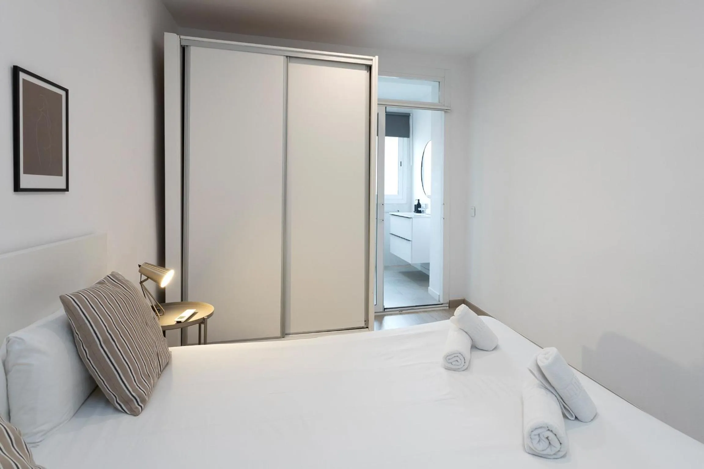 11CRC1037 Newly decorated apartment near Sants Station