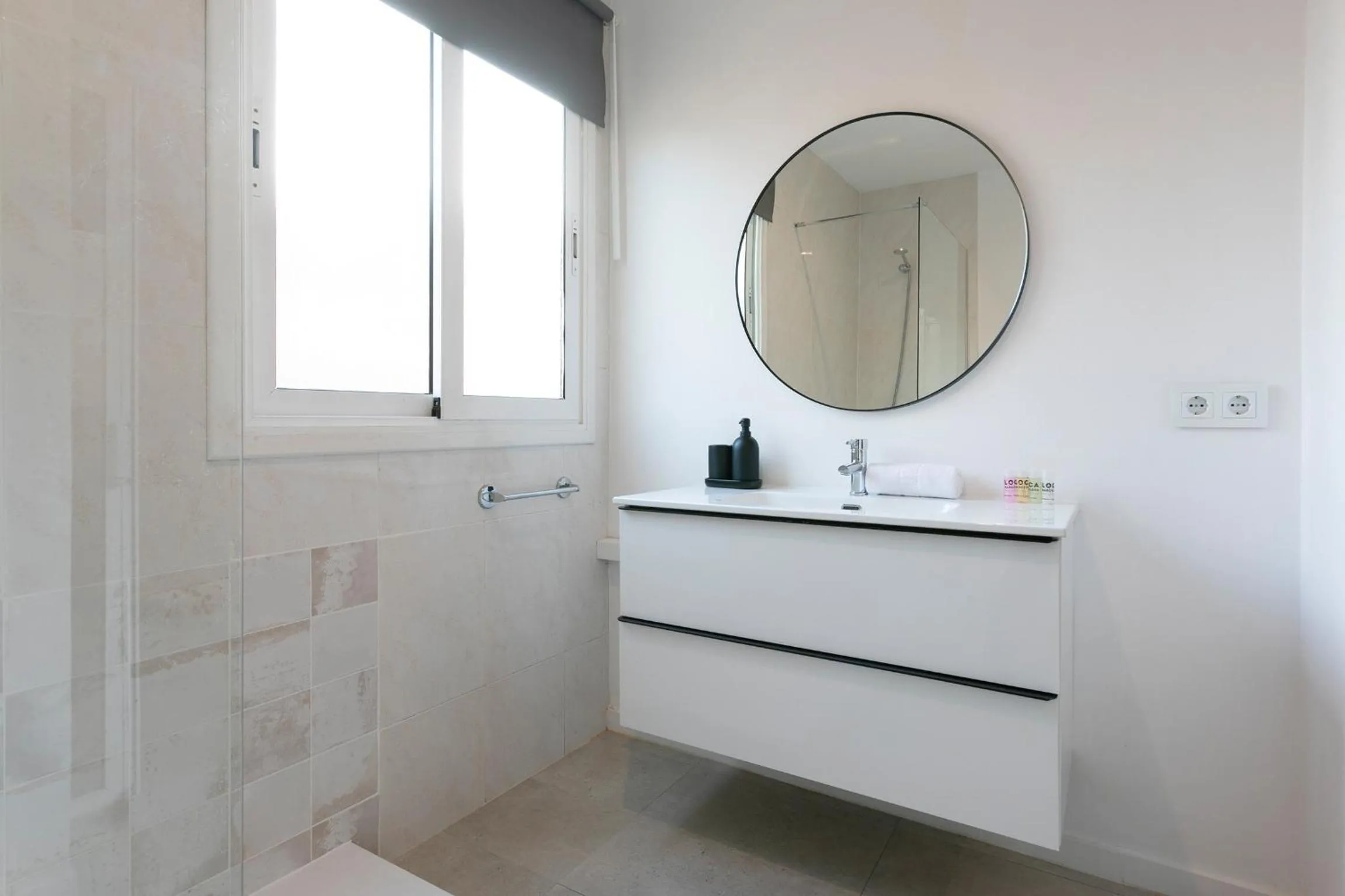 11CRC1037 Newly decorated apartment near Sants Station