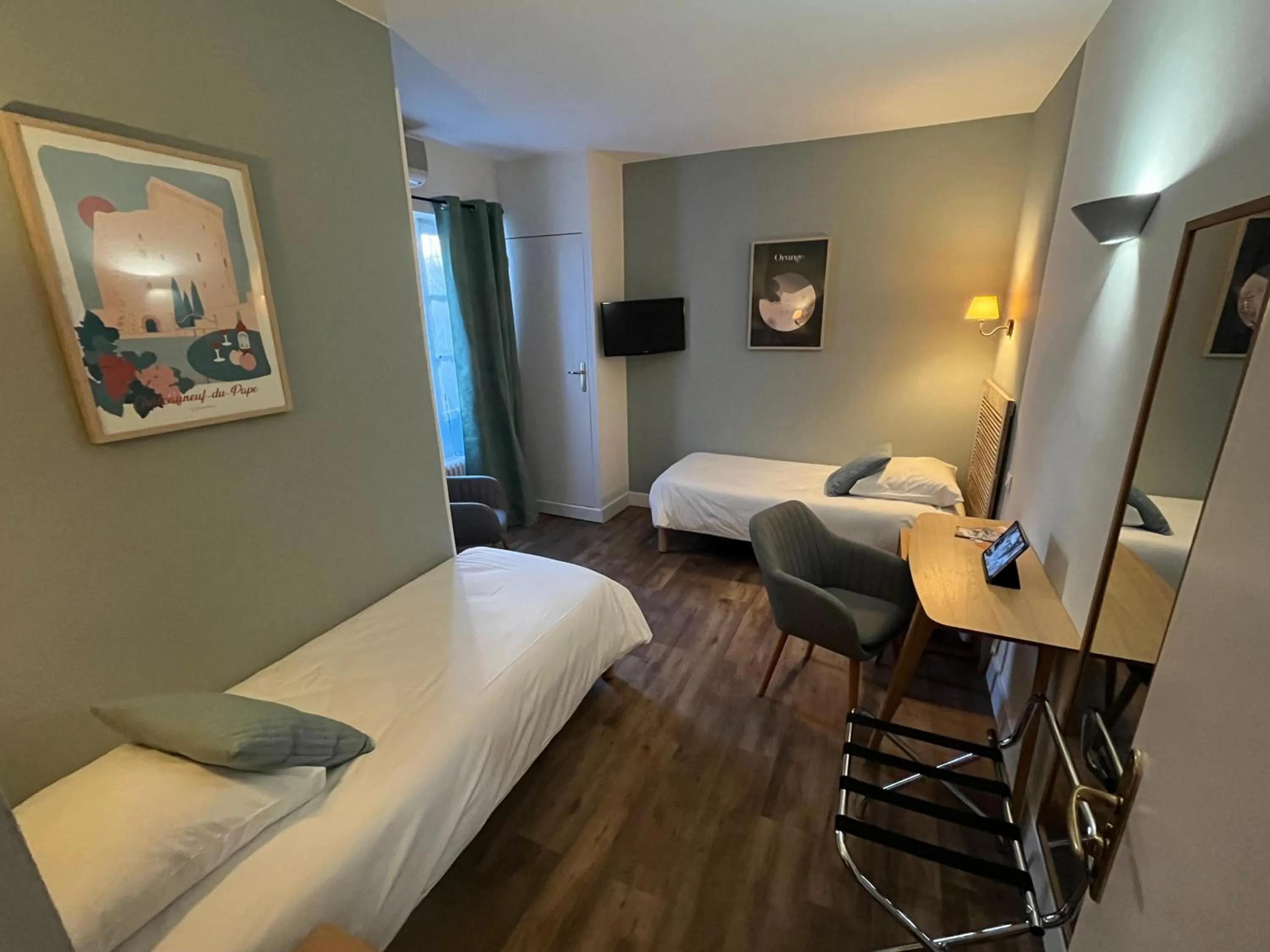 Photo of the whole room, Bed in Le Clos d'Orange - Hotel & ville de Provence