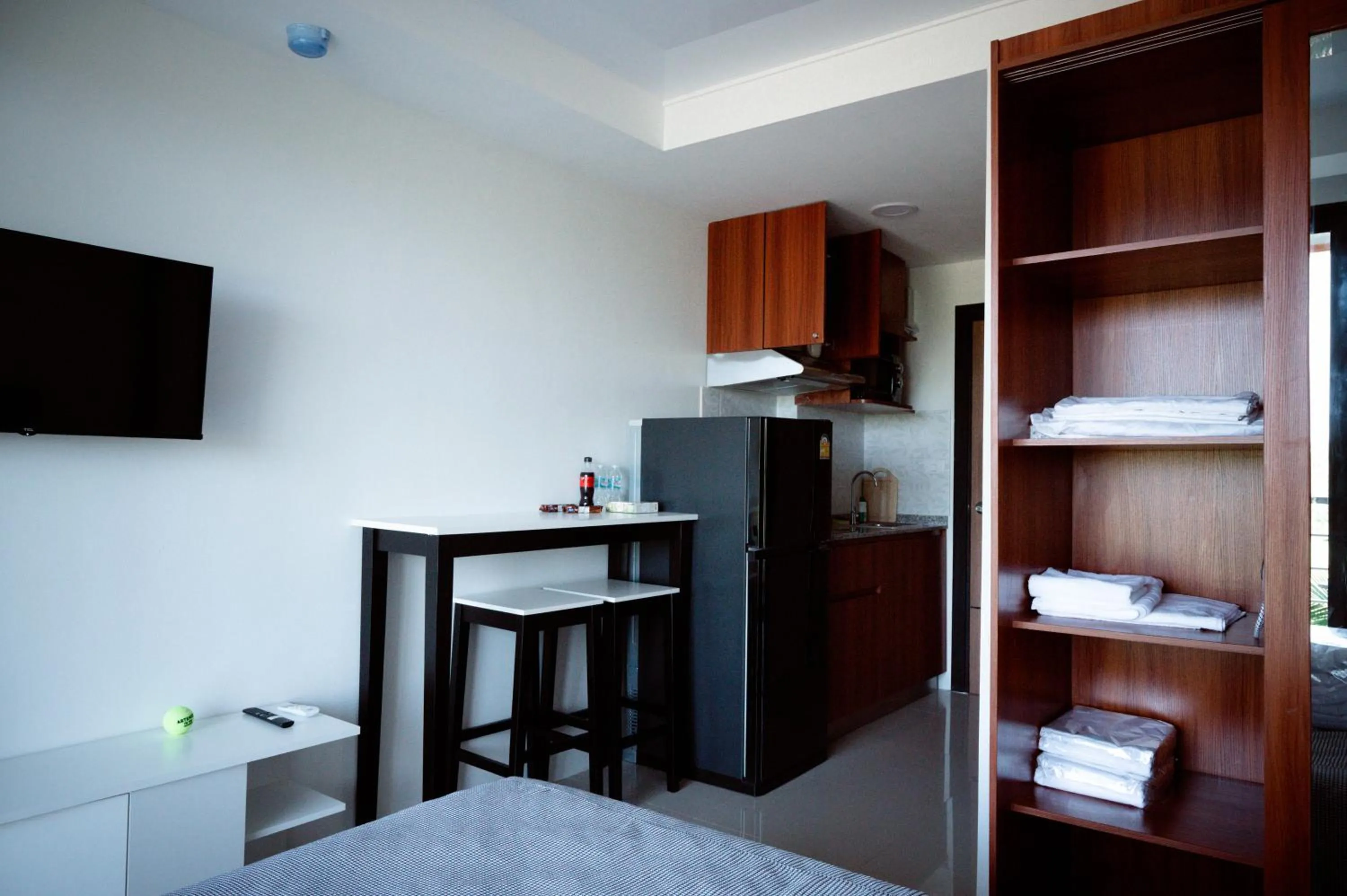 Kitchen or kitchenette, Bed in 777 Beach Condo Phuket