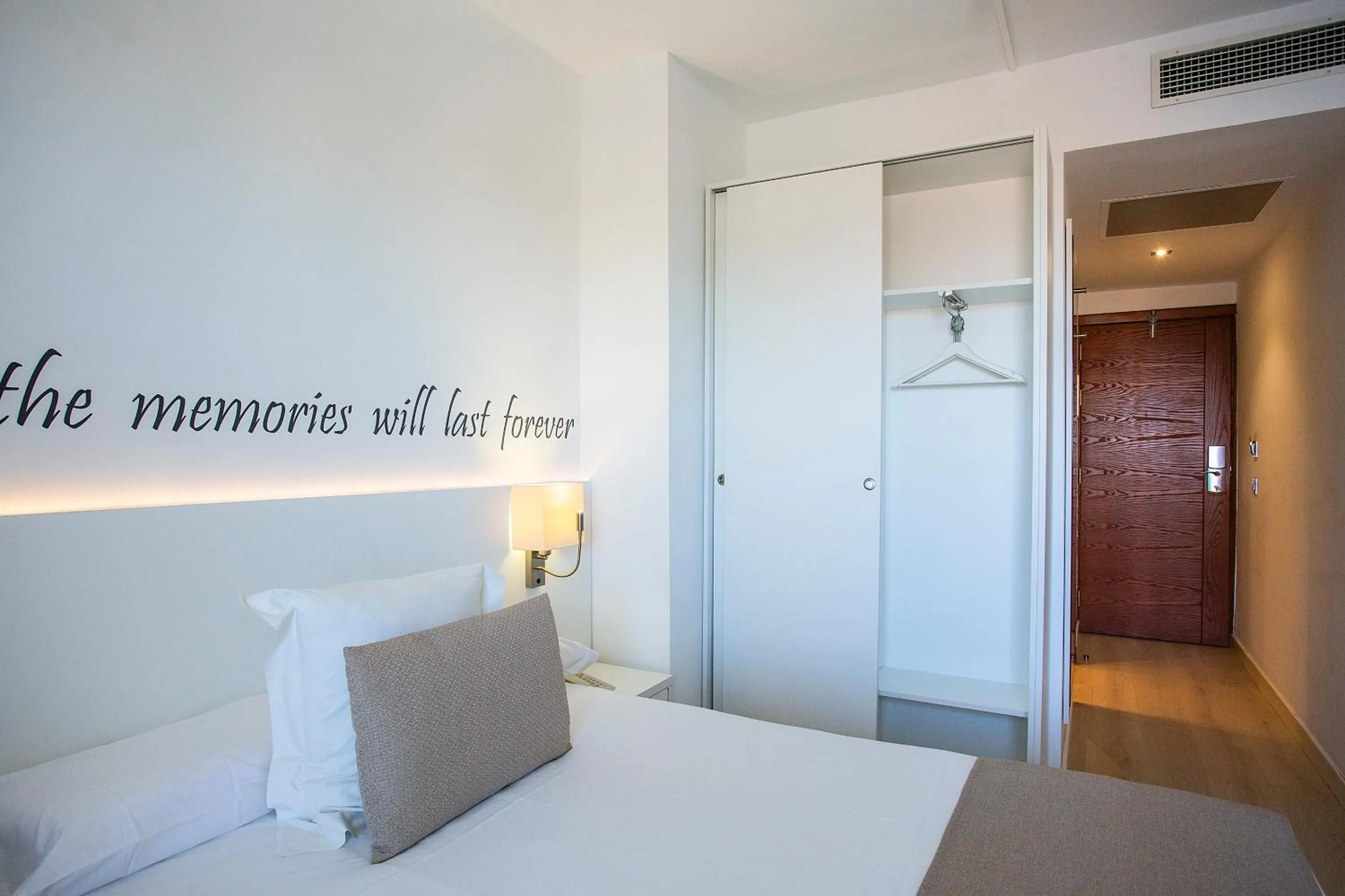 Bed in BQ Can Picafort Hotel