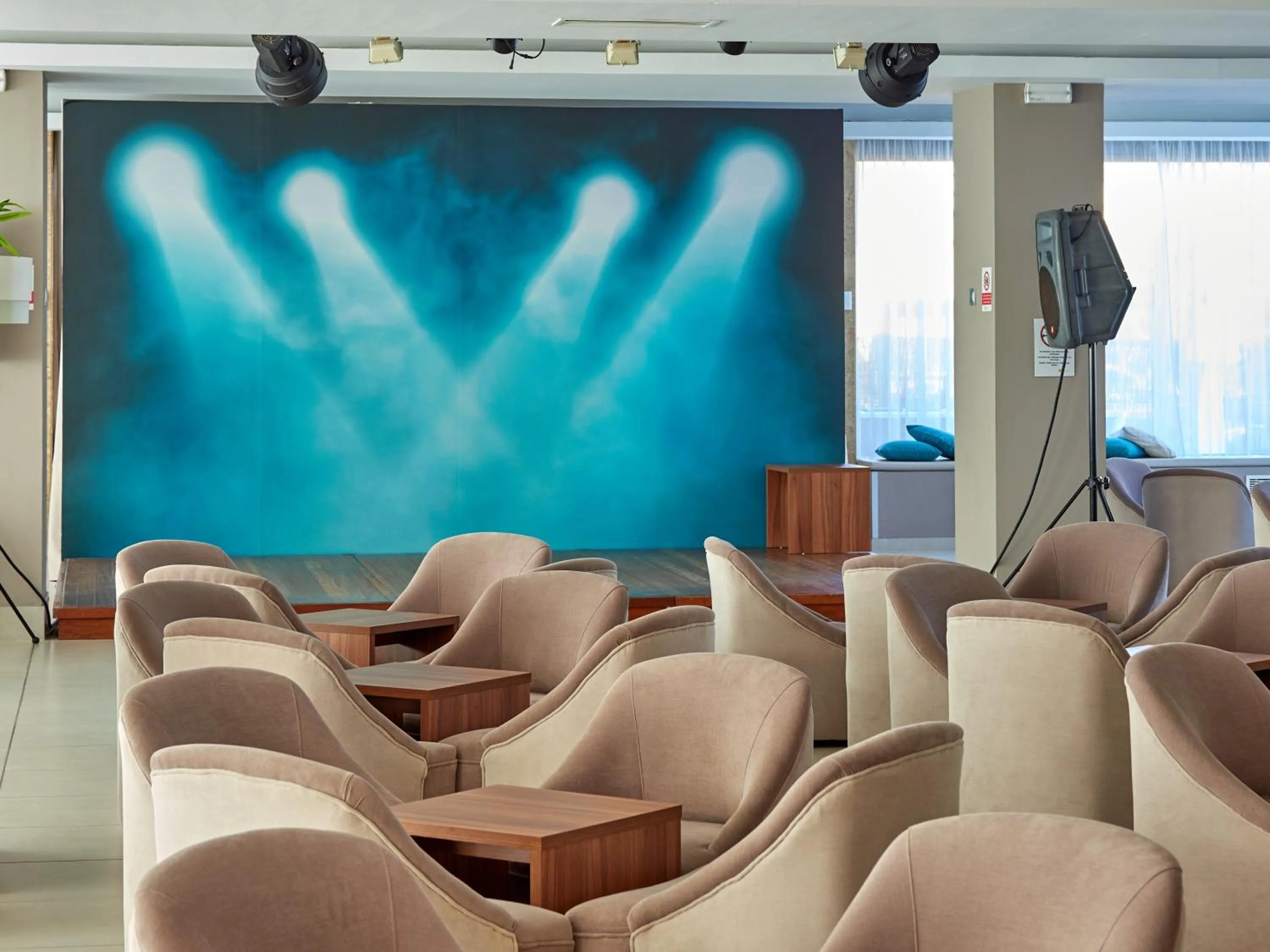 Lounge or bar in BQ Can Picafort Hotel