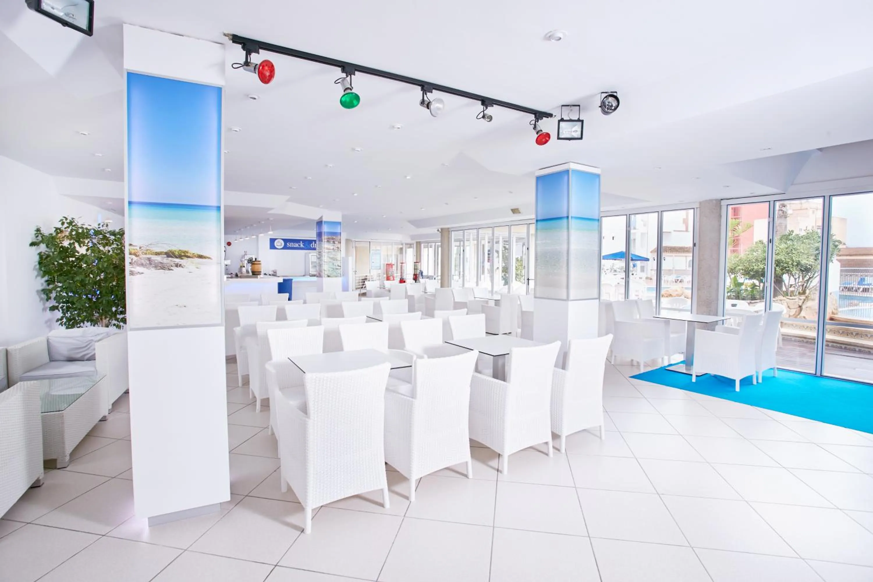 Lounge or bar in Hotel Kilimanjaro